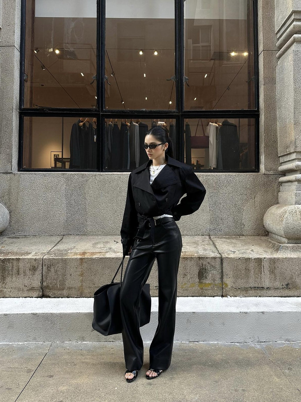 rovente Black Blazer Collar Belted Relaxed Women's Cotton Short Trench Coats