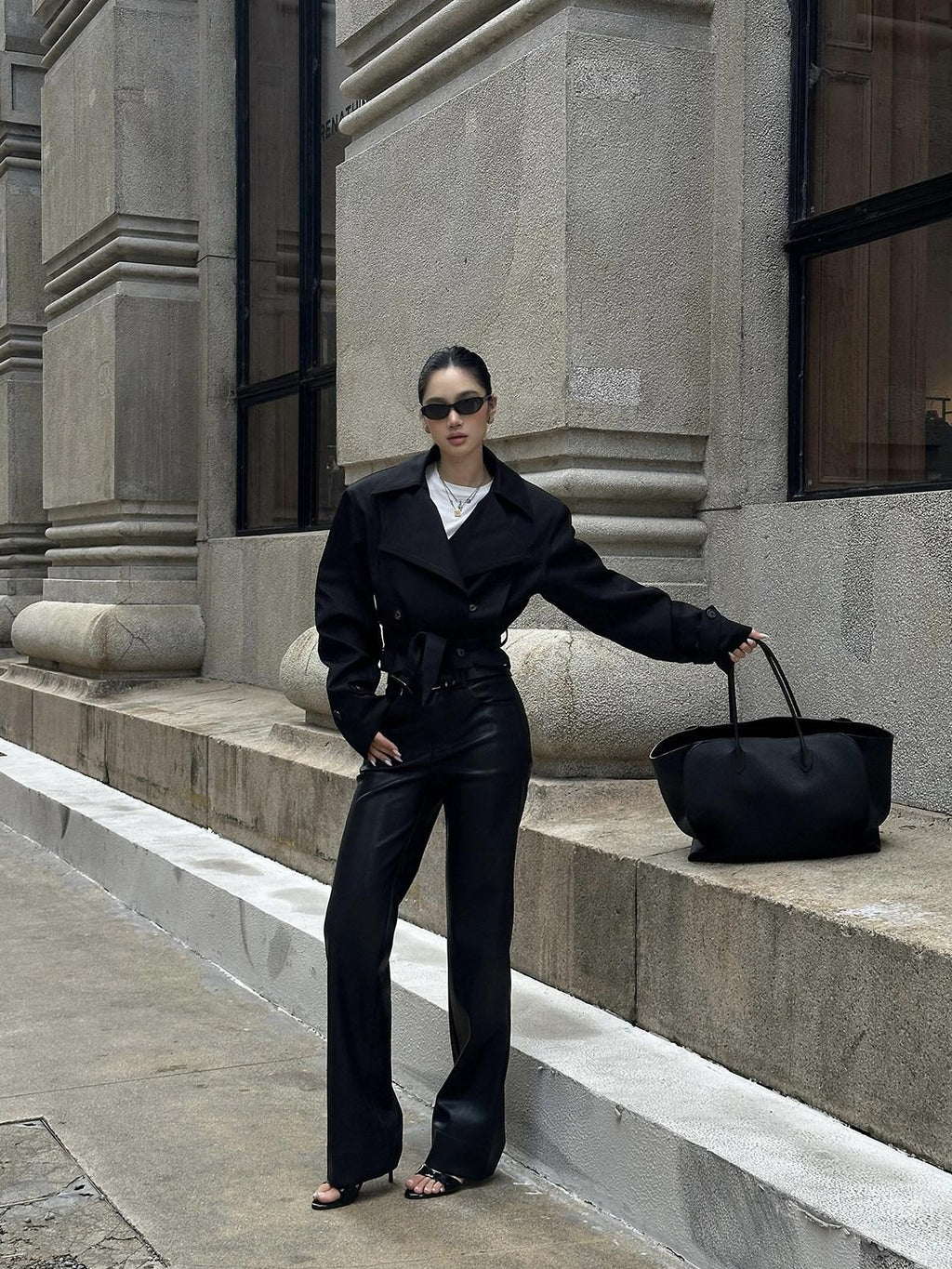 rovente Black Blazer Collar Belted Relaxed Women's Cotton Short Trench Coats