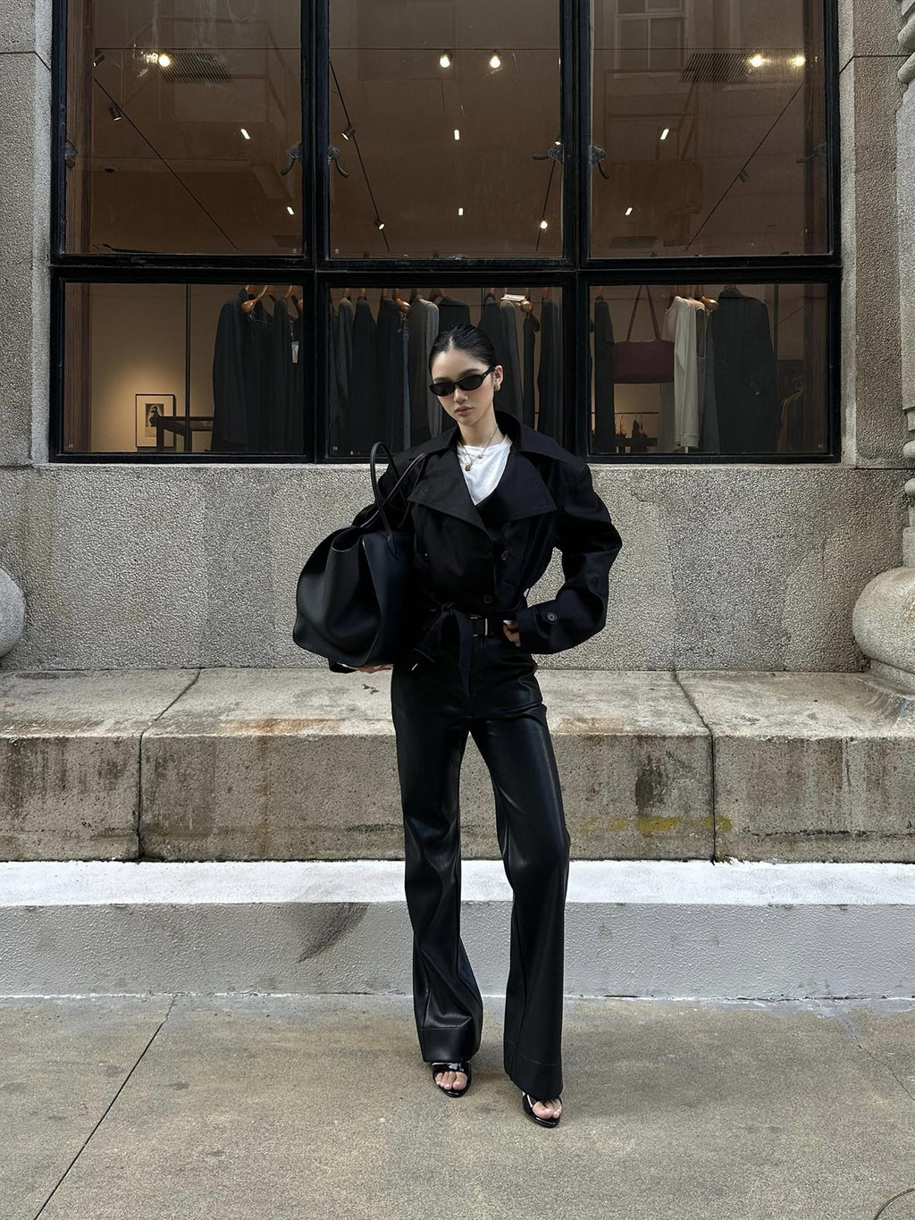 rovente Black Blazer Collar Belted Relaxed Women's Cotton Short Trench Coats