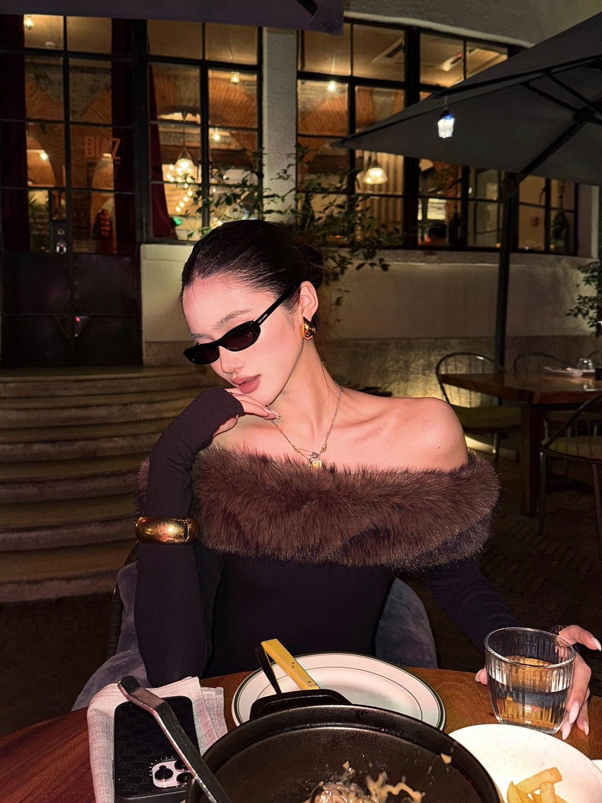 rovente Black Faux Fur Collar One Shoulder Women's Viscose Knit Off-shoulder Sweaters