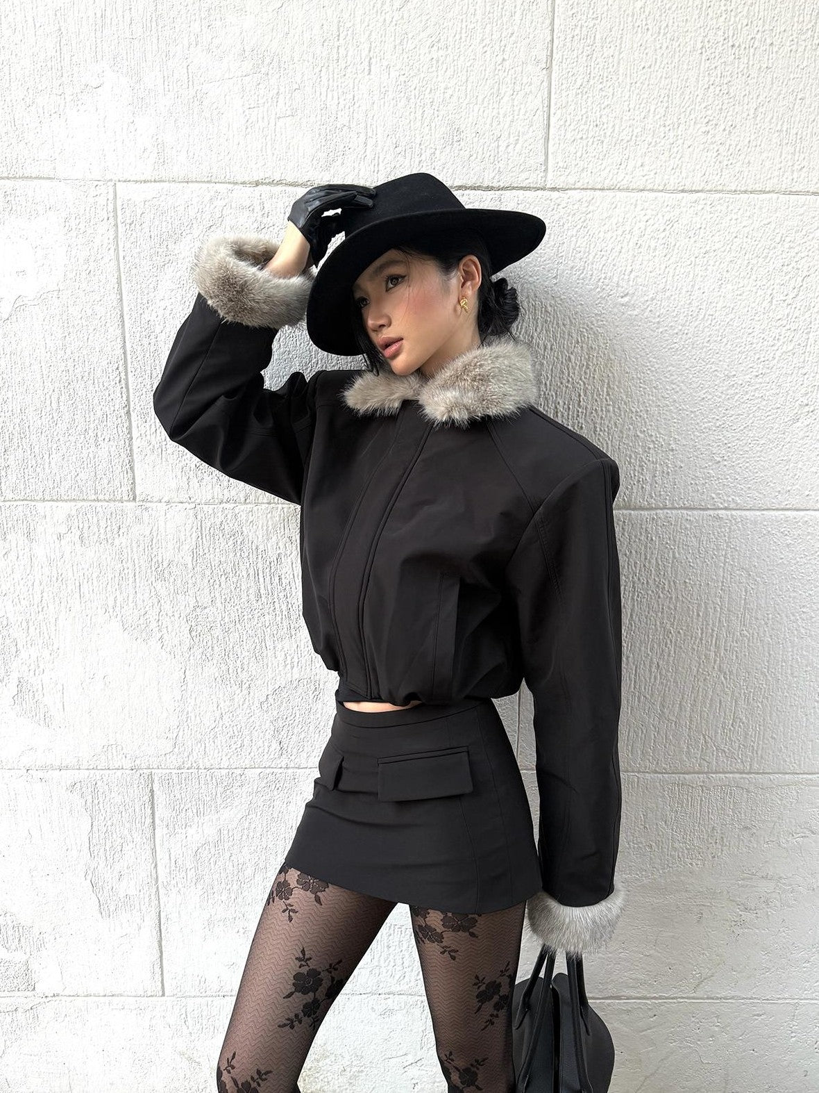 rovente Black Faux Fur Collar Waist Cinch Minimalist Women's Polyester Cropped Jackets