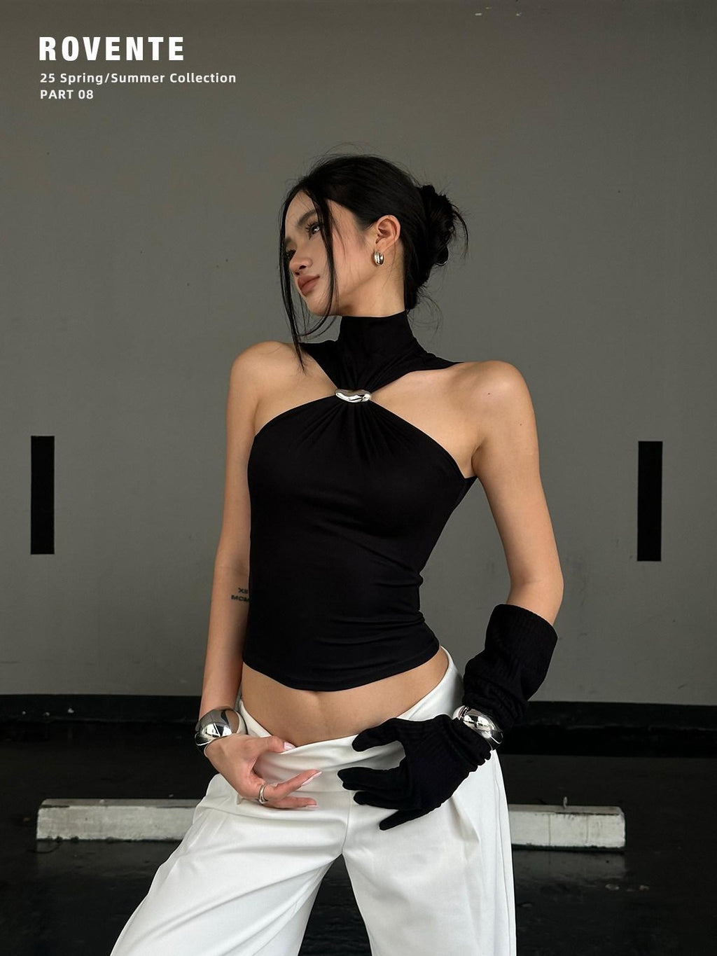 rovente Black High Neck Sleeveless Cropped Fitted Women's Lyocell Blend Halter Tops
