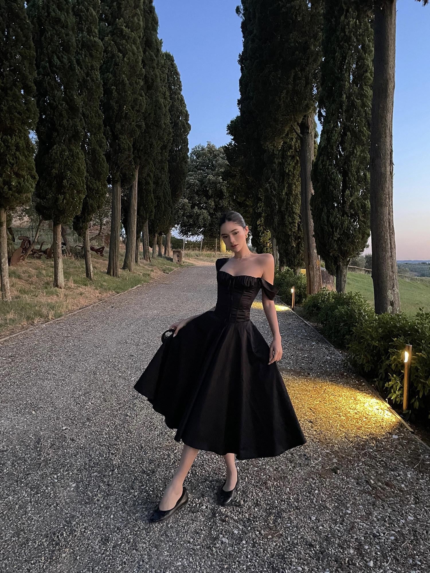 rovente Black High Waist A Line Spaghetti Strap Women's Polyester Casual Midi Dresses