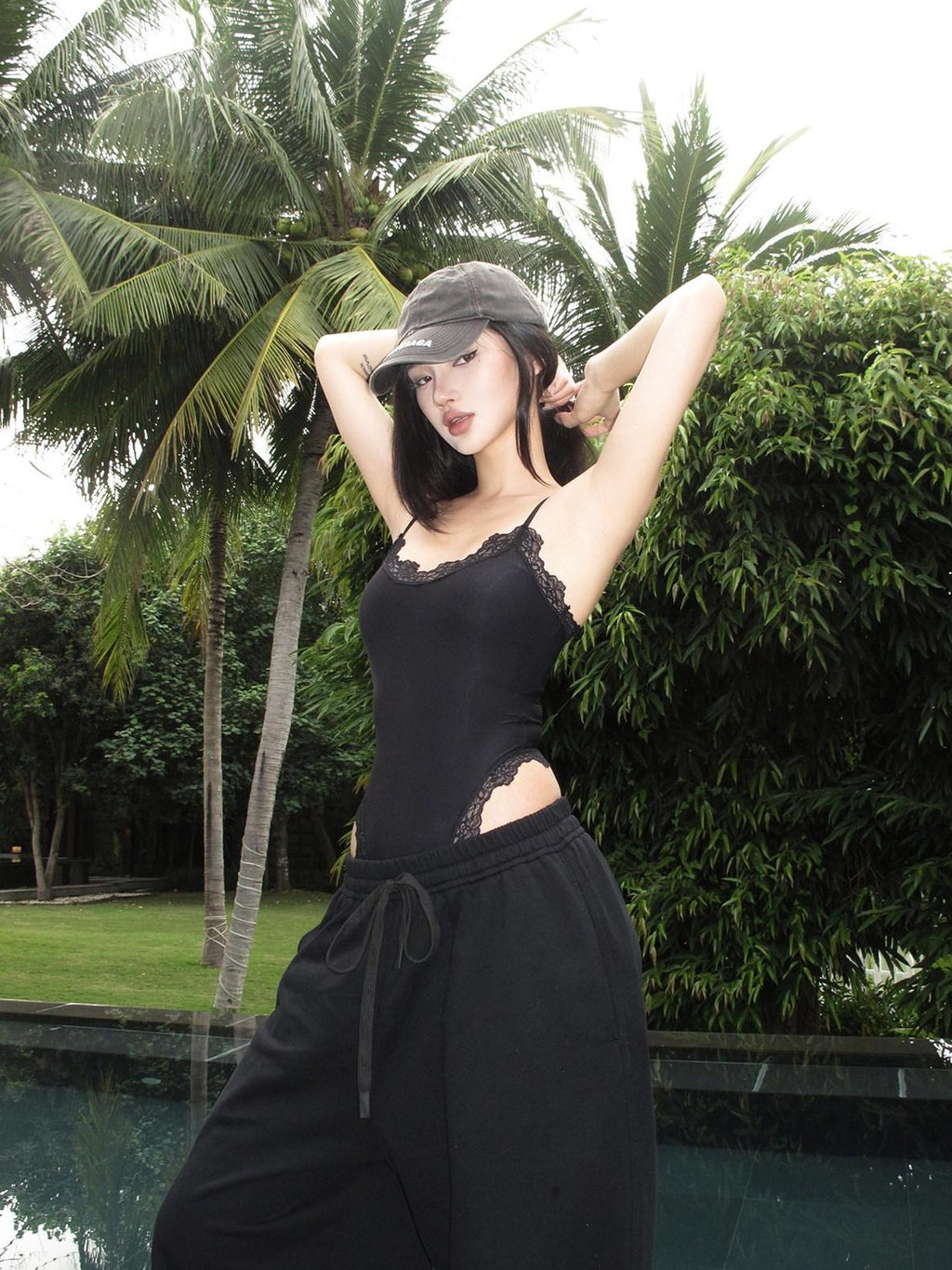 rovente Black Lace Slim Fit Bodycon Women's Nylon Spaghetti-strap Camisoles