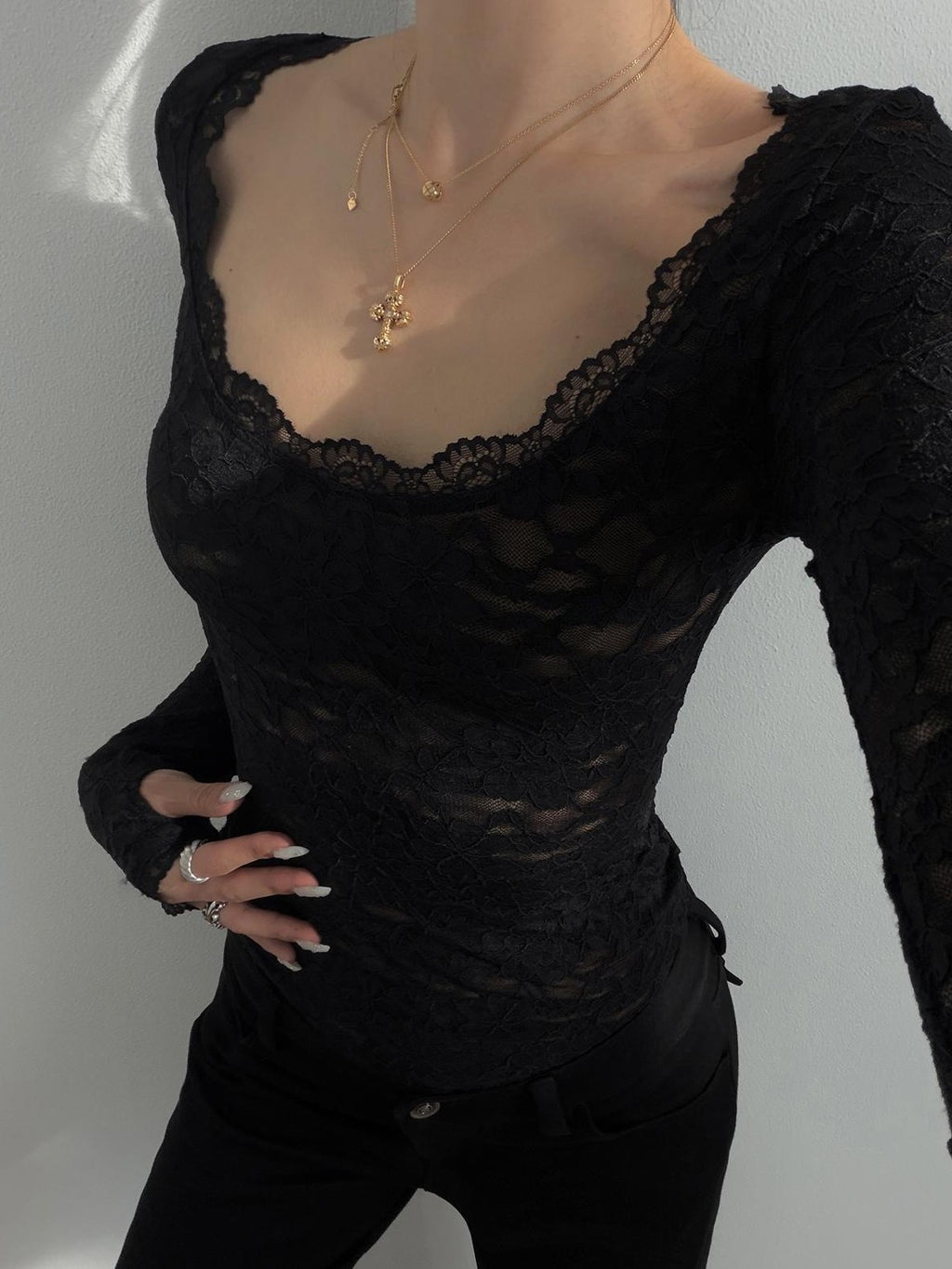 rovente Black Lace Trim Fitted Knit Women's Long Sleeve T-shirts