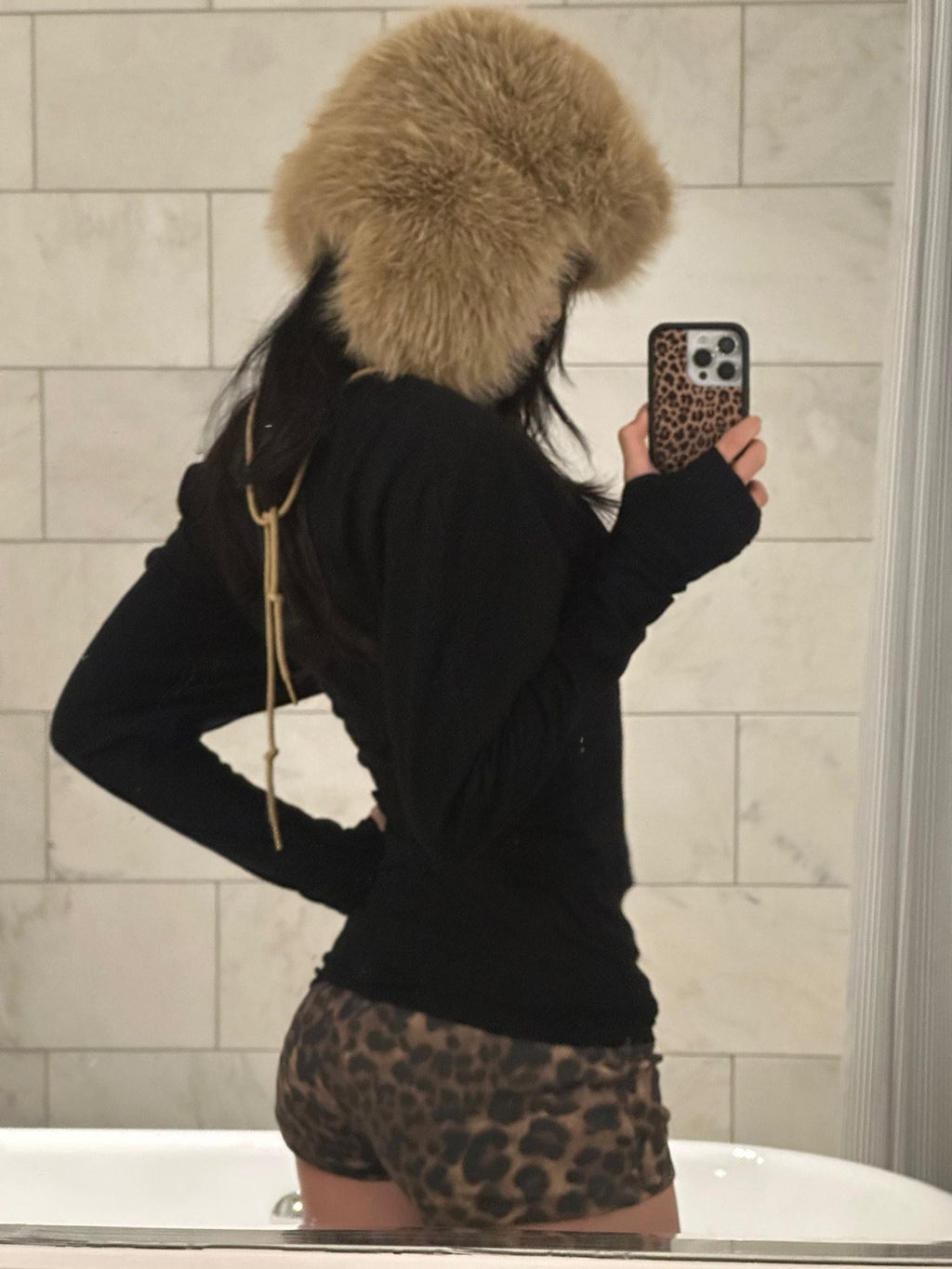 rovente Black Leopard Print Deep V-neck Slim Women's Knit Long Sleeve T-shirts