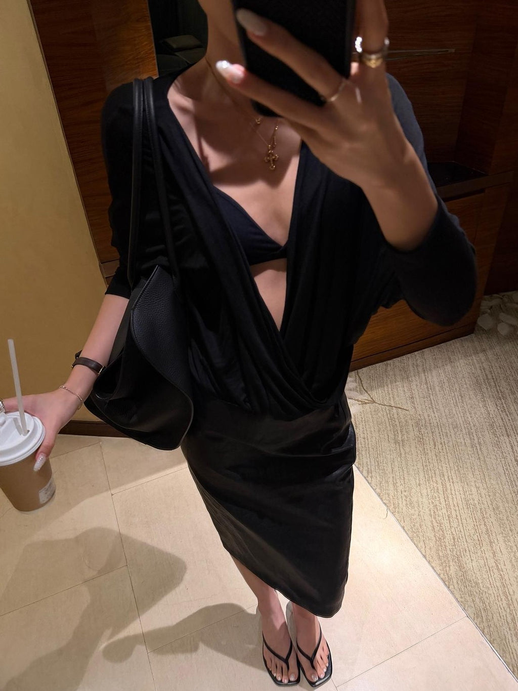 rovente Black Low Waist Side Slit Pu Leather Women's Slim Fit Bodycon Skirts