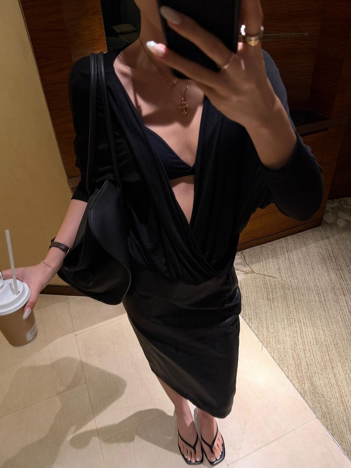 rovente Black Low Waist Side Slit Pu Leather Women's Slim Fit Bodycon Skirts