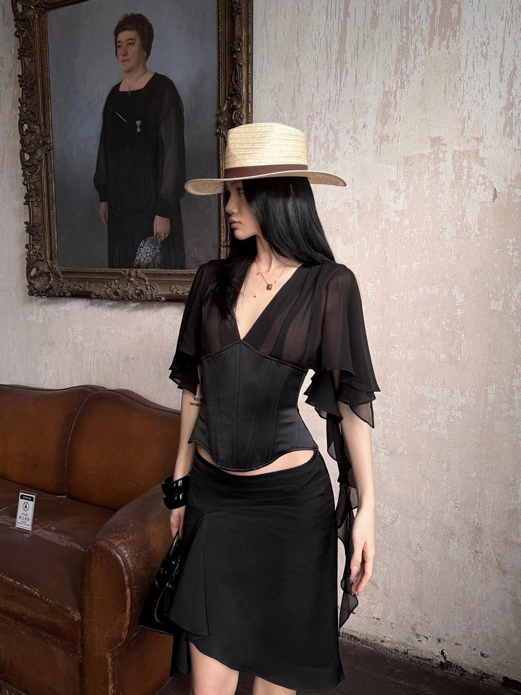 rovente Black Mesh Ribbon Boned Deep V Slim Women's Viscose Short Sleeve T-shirts