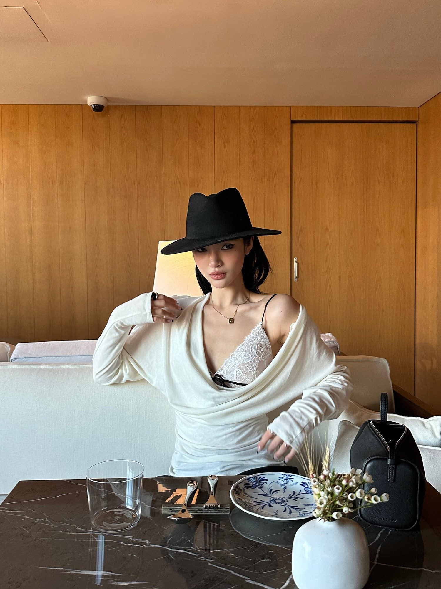 rovente_Black_Plunging_Neck_Two_Piece_Slim_Fit_Women's_Long_Sleeve_T-shirts_1003172783678_MISSTT