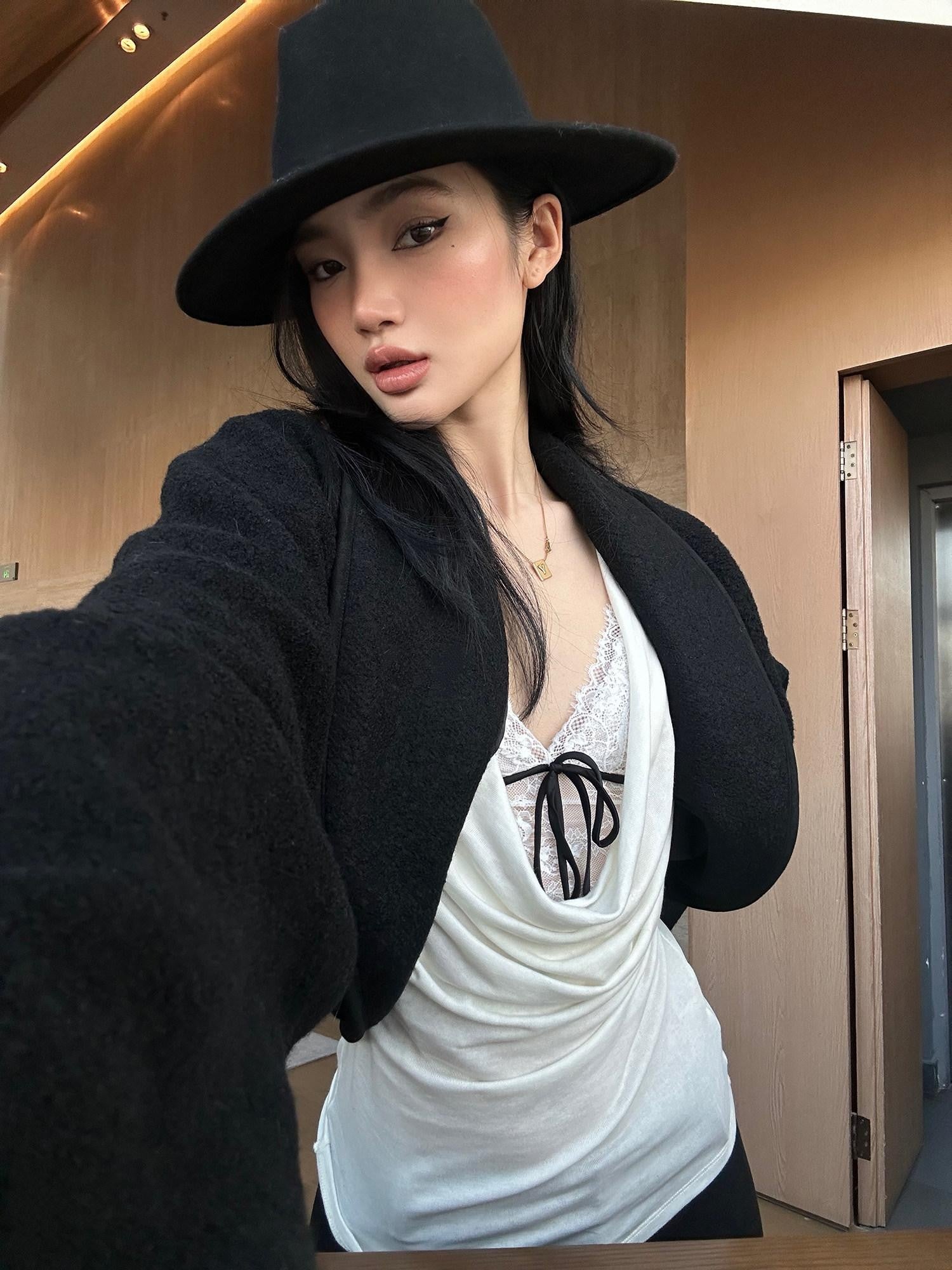 rovente Black Plunging Neck Two Piece Slim Fit Women's Long Sleeve T-shirts