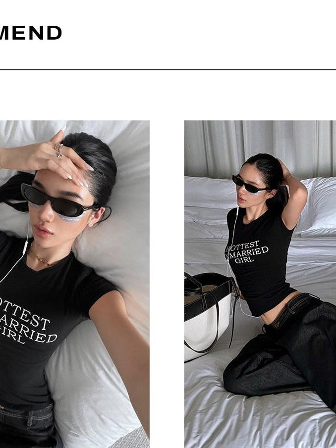 rovente Black Printed Slim Fit Waist Cinching Minimalist Women's Short Sleeve T-shirts