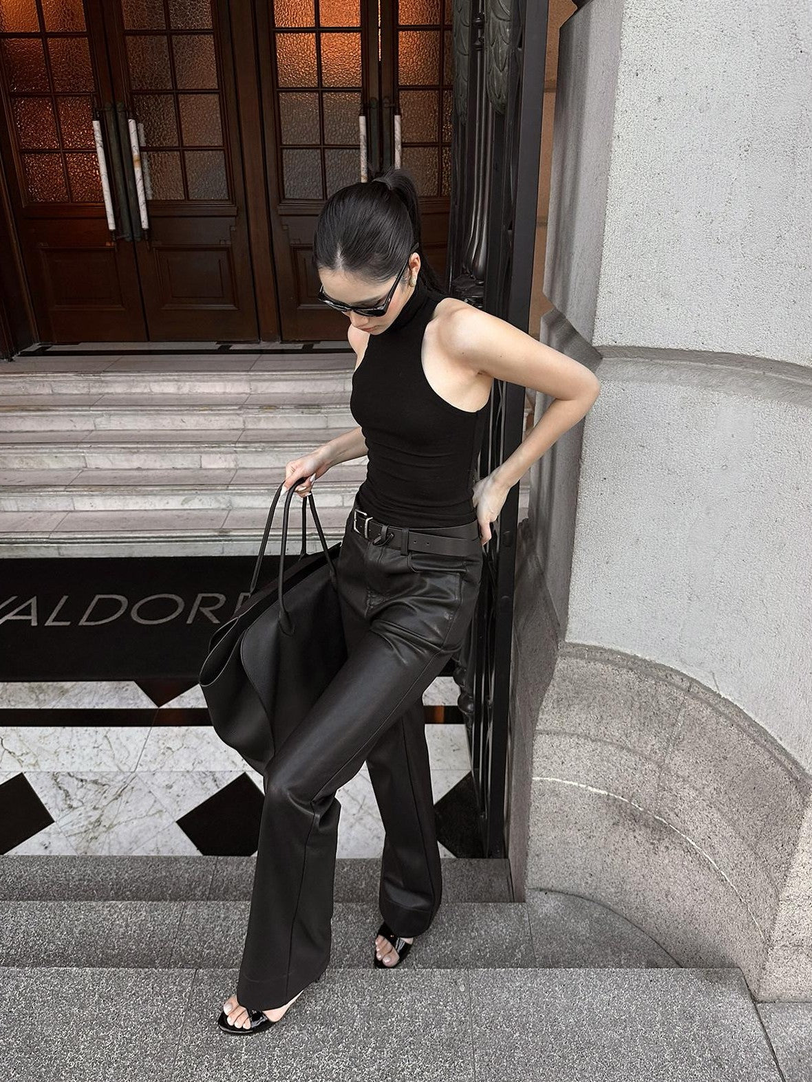 rovente Black Retro Slim Natural Waist Zipper Women's Faux Leather Bootcut Pants