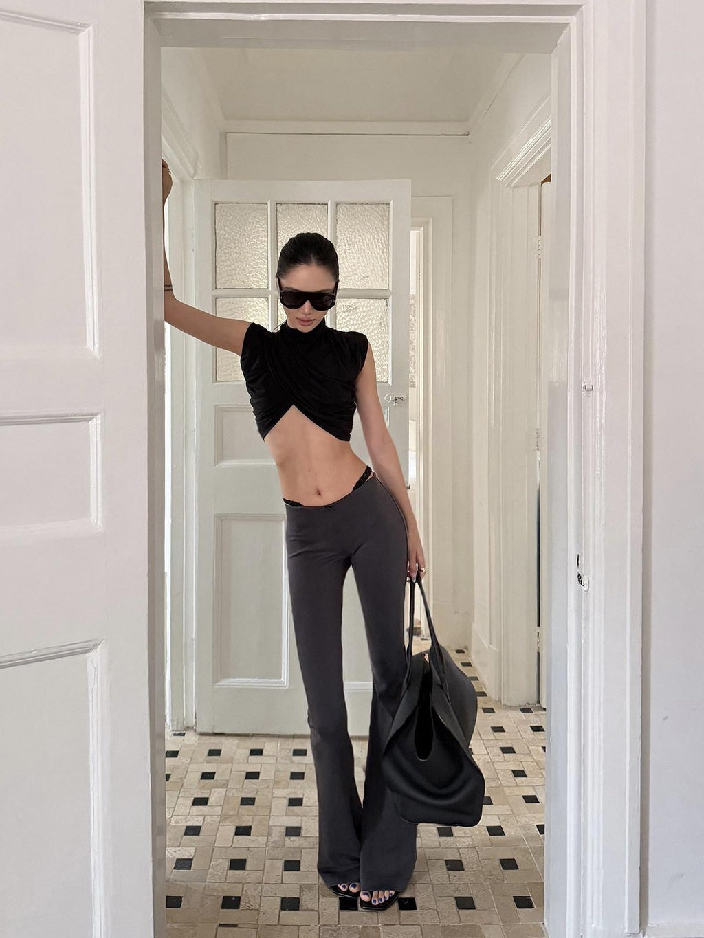 rovente Black Ruched Crossover Slim Fit Sleeveless Women's Lyocell Crop Tops