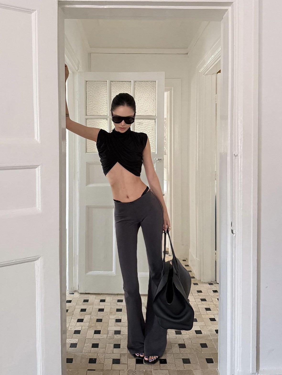 rovente Black Ruched Crossover Slim Fit Sleeveless Women's Lyocell Crop Tops