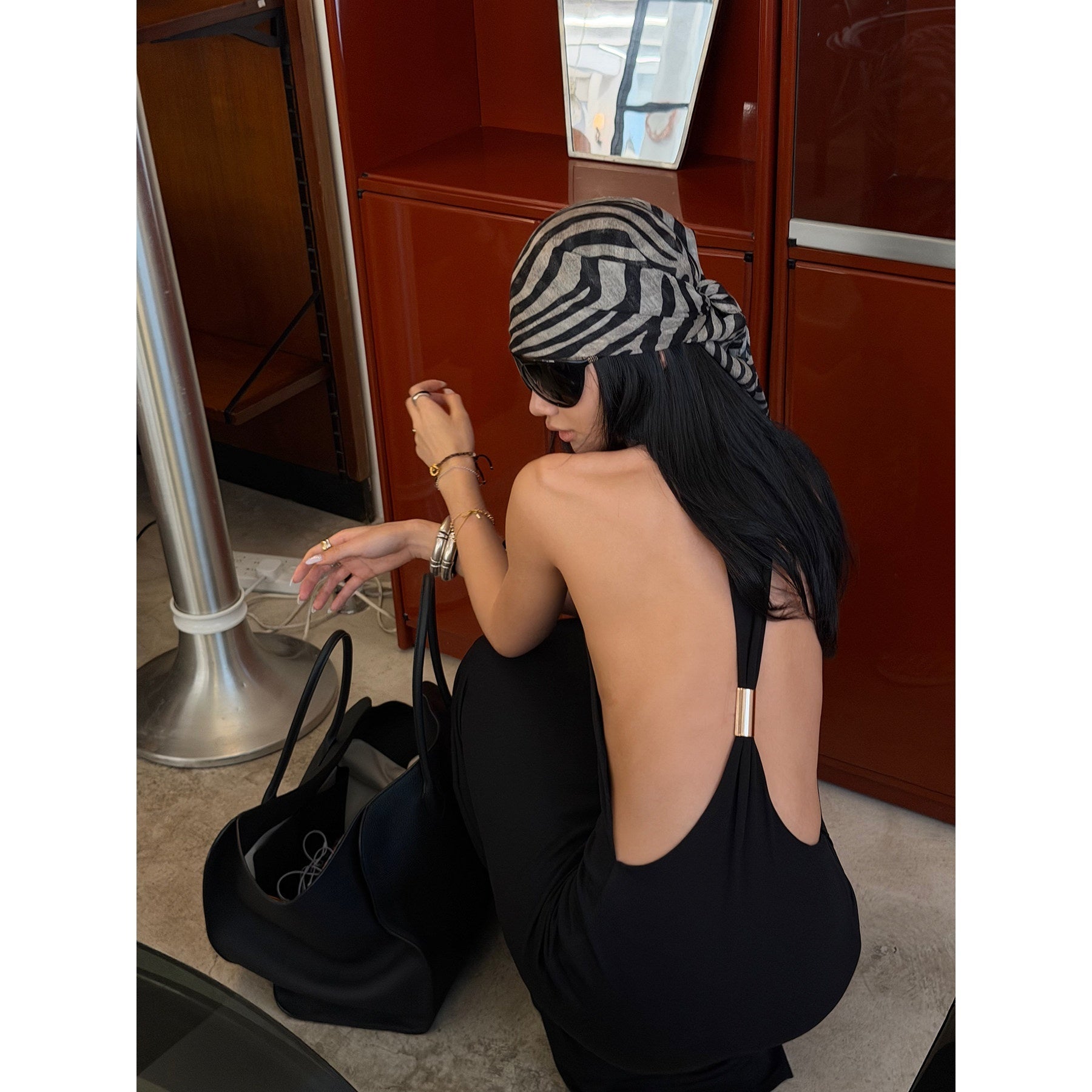 rovente_Black_Spine_Line_Cutout_Backless_U_Neck_Slim_Fit_Women's_Halter_Maxi_Dresses_1065088394812_MISSTT