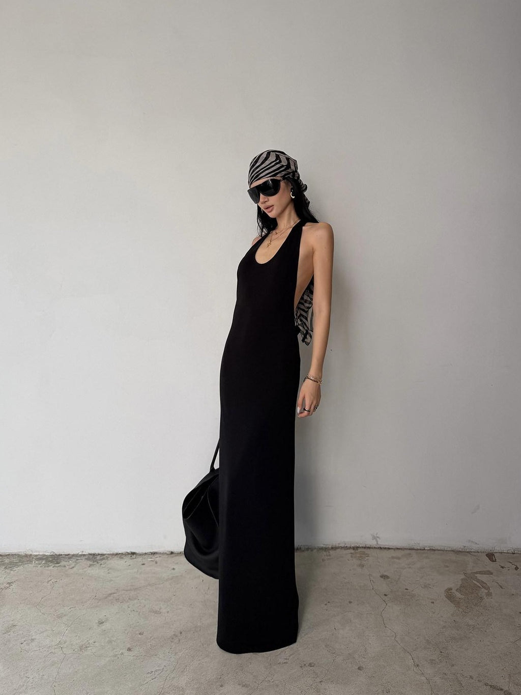rovente Black Spine Line Cutout Backless U Neck Slim Fit Women's Halter Maxi Dresses