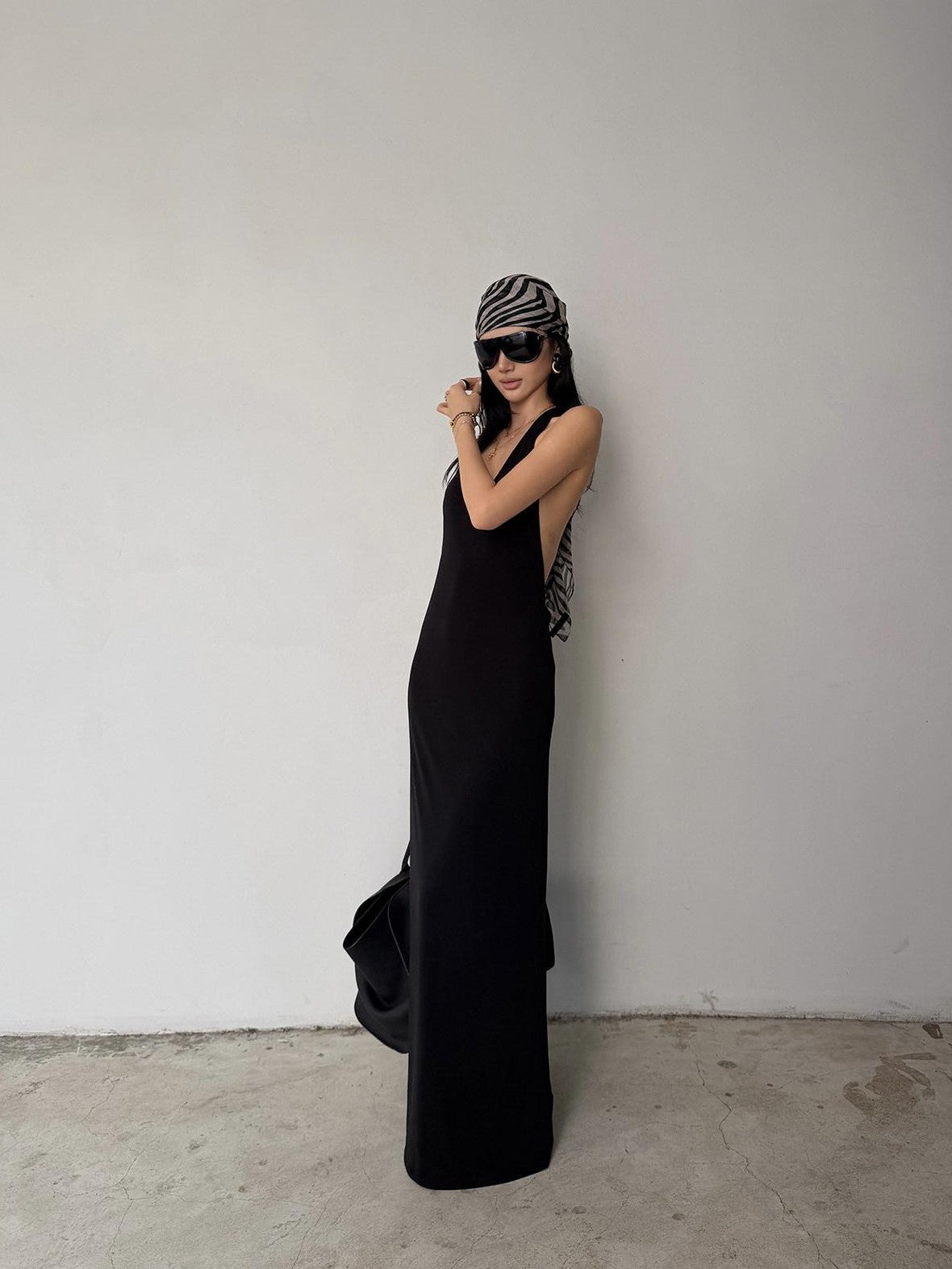 rovente Black Spine Line Cutout Backless U Neck Slim Fit Women's Halter Maxi Dresses