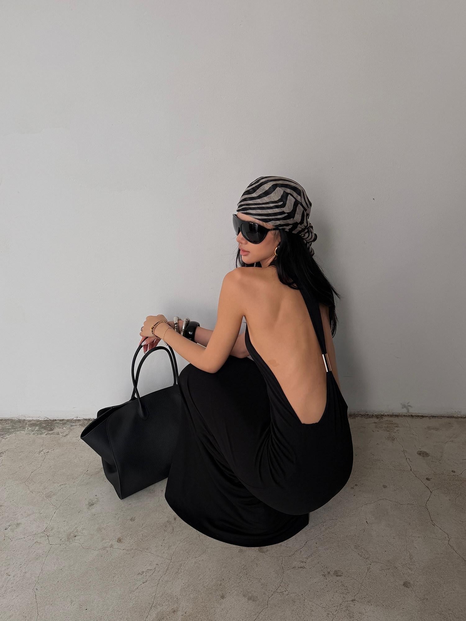 rovente Black Spine Line Cutout Backless U Neck Slim Fit Women's Halter Maxi Dresses