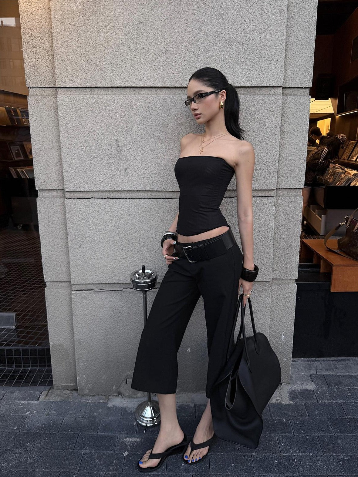 rovente Black Straight Leg Slim Low Rise Pocket Women's Polyester Capri Pants