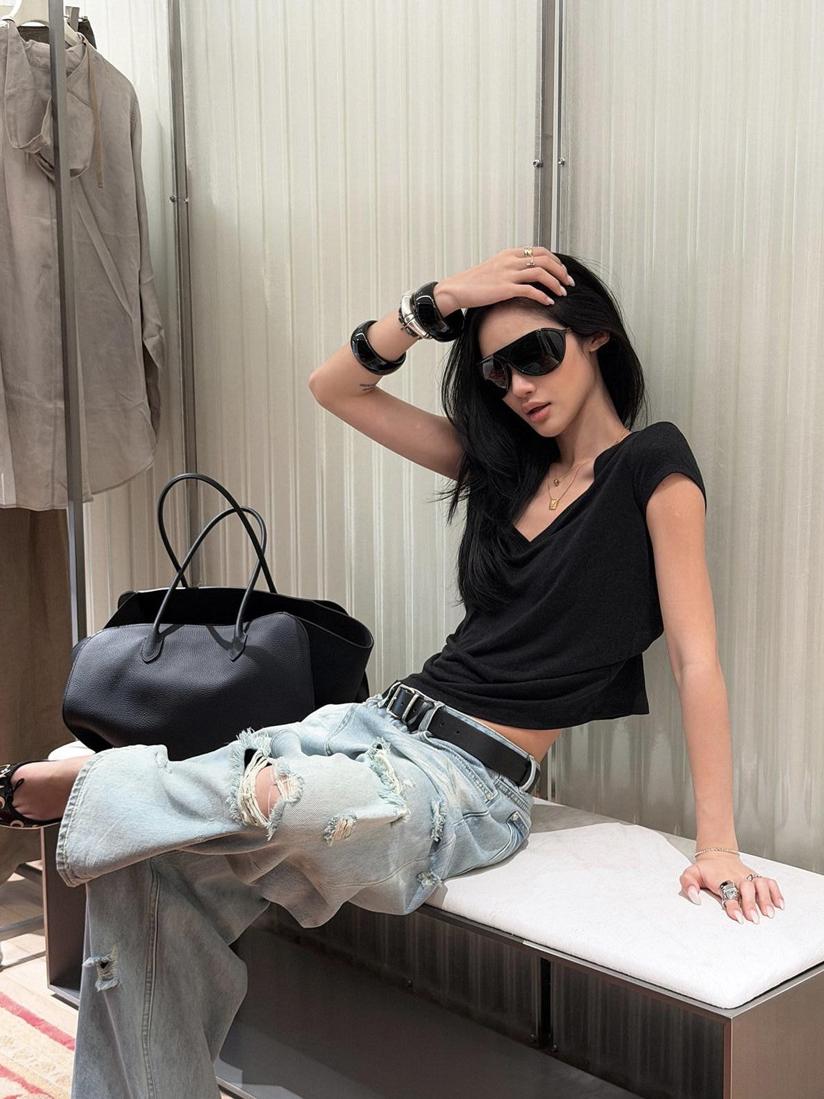 rovente Black V-neck Breathable Casual Loose Women's Linen Short Sleeve T-shirts