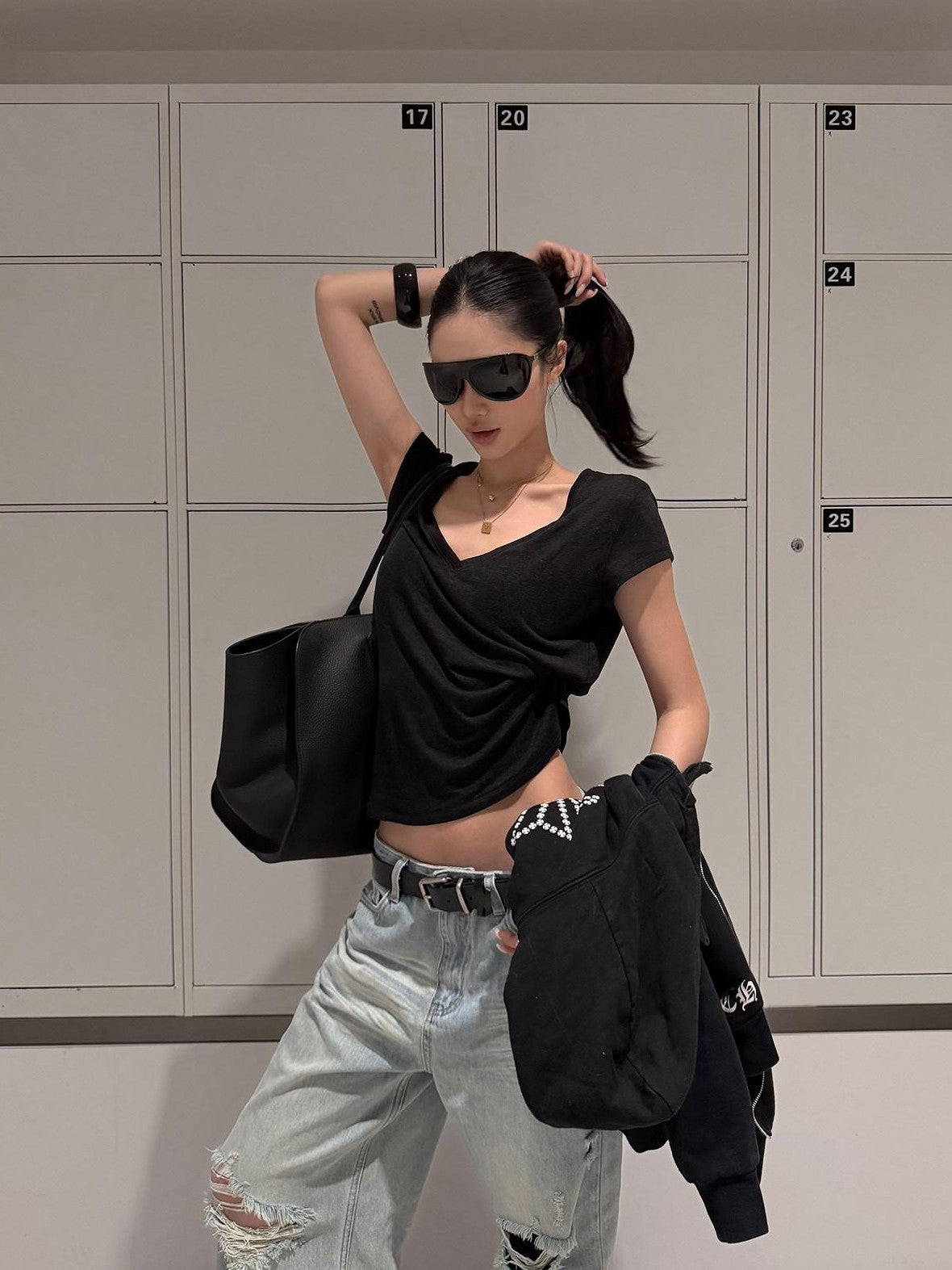 rovente Black V-neck Breathable Casual Loose Women's Linen Short Sleeve T-shirts