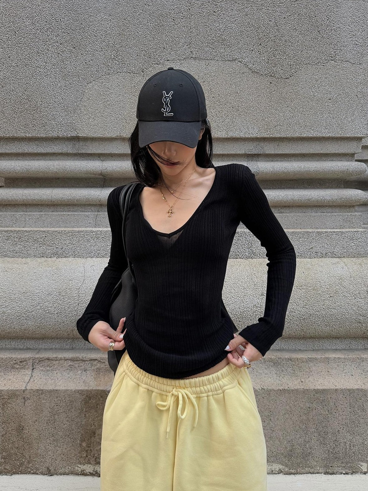 rovente Black V-neck Ribbed Knit Slim Fit Solid Women's Cotton Long Sleeve T-shirts