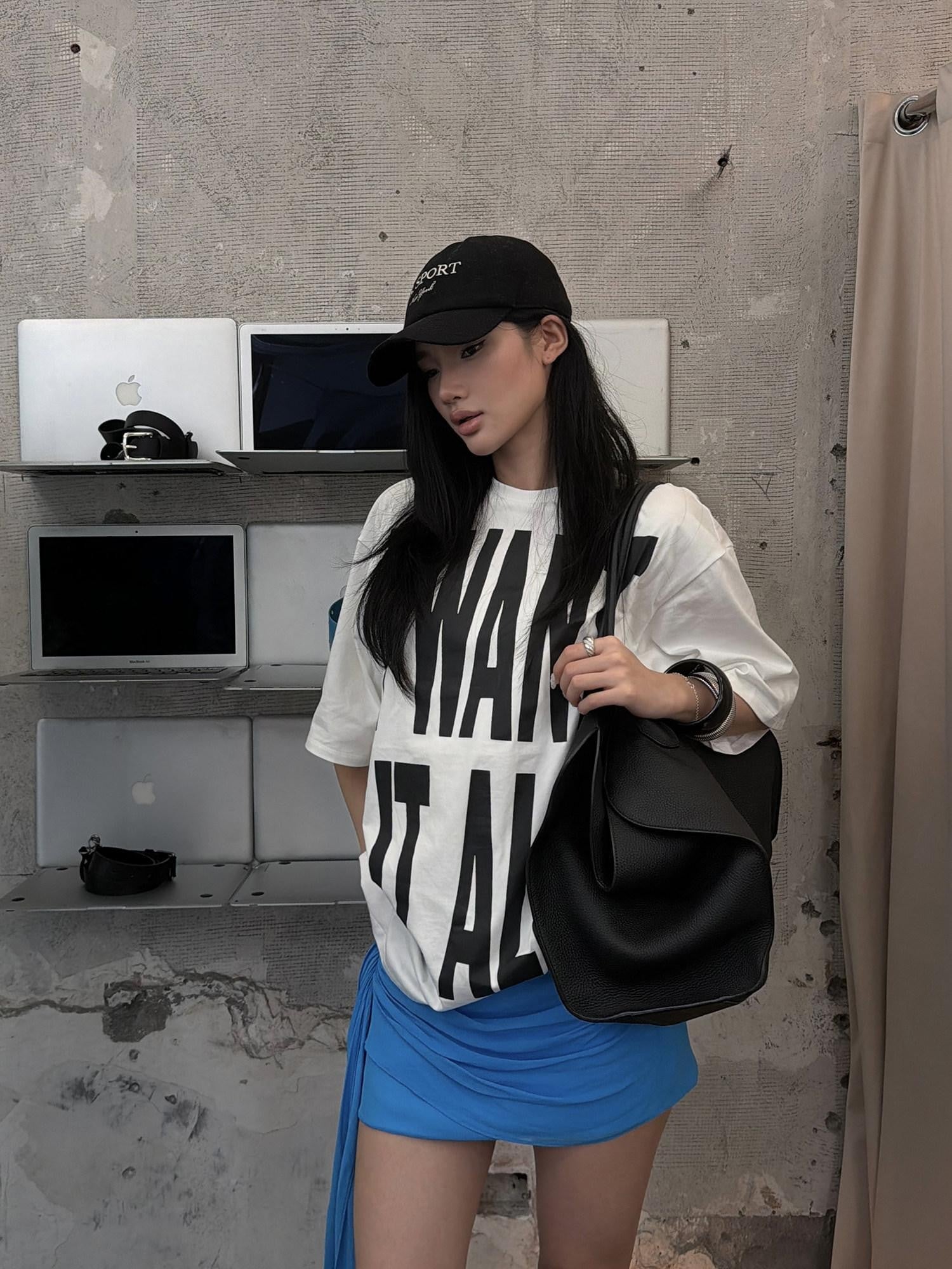 rovente Cali White Letter Print Drop Shoulder Crewneck Women's Oversized T-shirts
