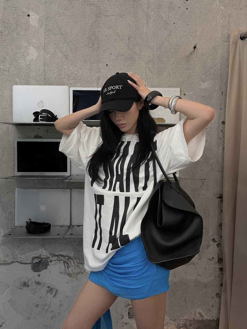 rovente Cali White Letter Print Drop Shoulder Crewneck Women's Oversized T-shirts