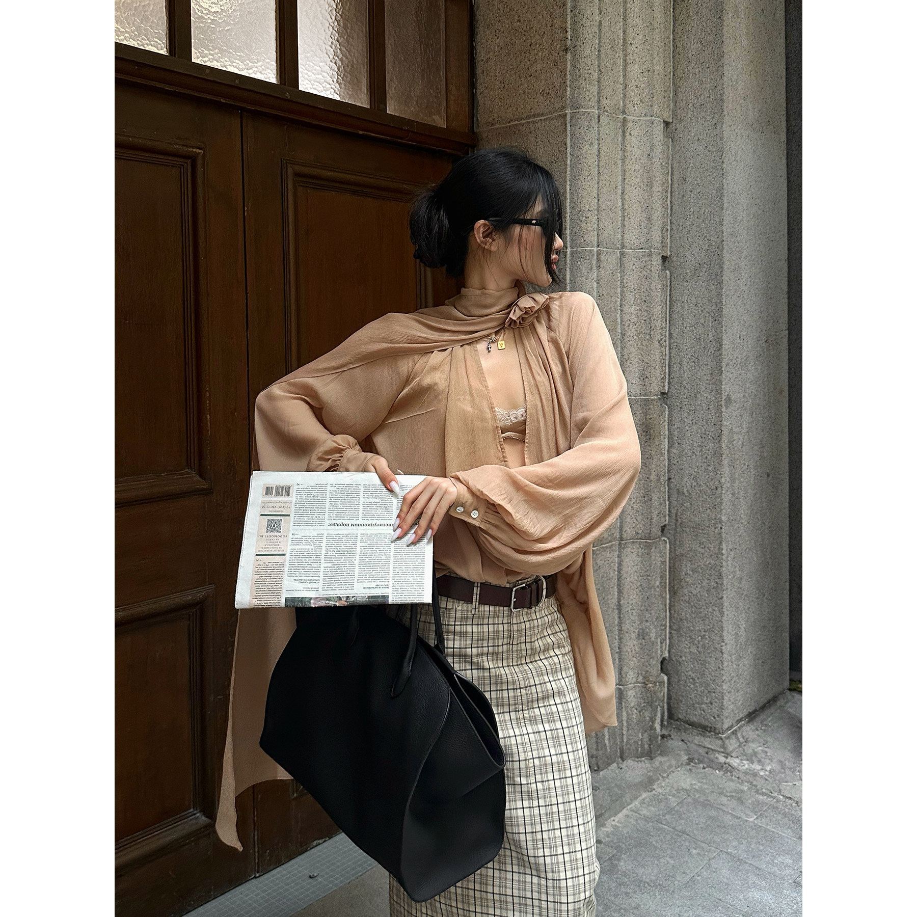 rovente_Champagne_Nude_Deep_V_Floral_Loose_Long_Sleeve_Women's_Woven_Tunic_Blouses_984103951327_MISSTT