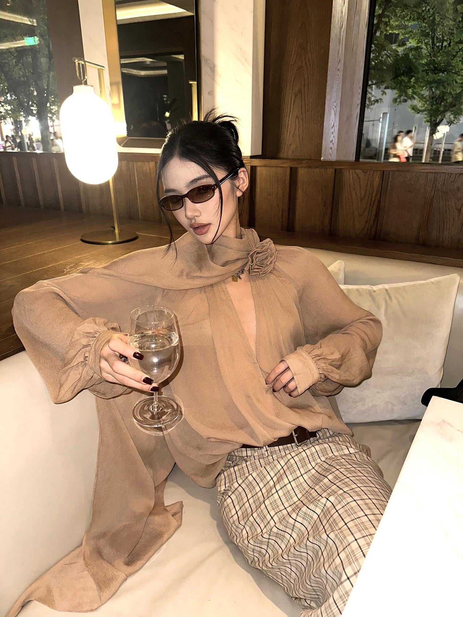 rovente Champagne Nude Deep V Floral Loose Long Sleeve Women's Woven Tunic Blouses