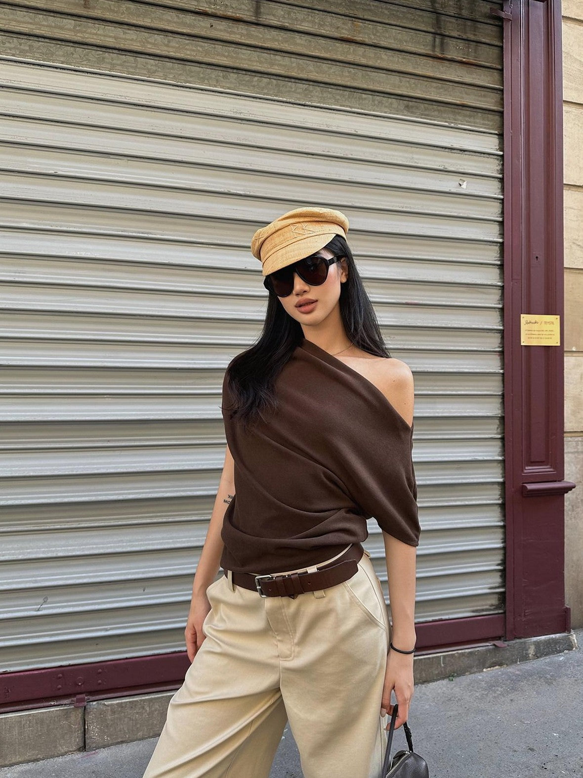rovente Coffee Pleated Slant Neck Knitted Women's Viscose Off-shoulder T-shirts