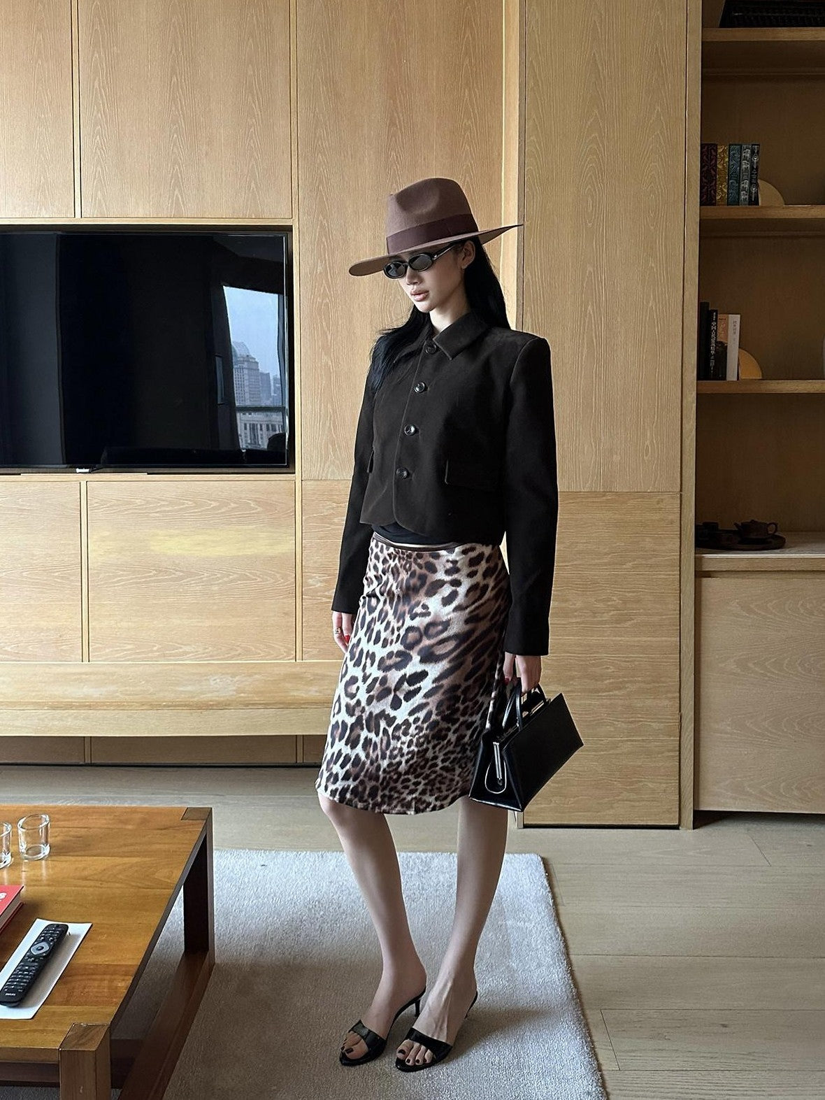 rovente Coffee Suede Lapel Slim Short Button Flap Pocket Women's Viscose Casual Jackets