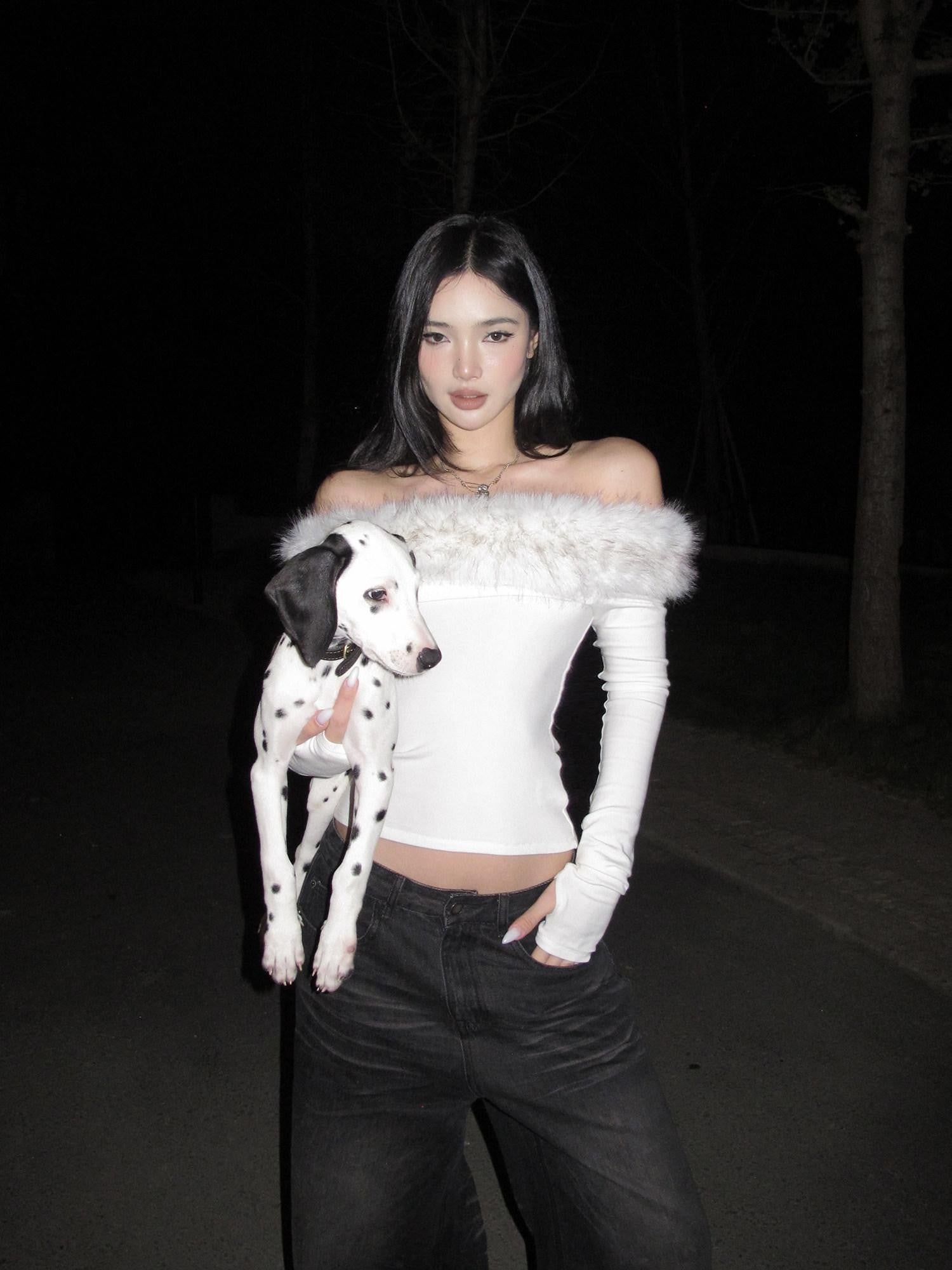 rovente Fur Trim One Shoulder Long Sleeve Knit White Women's Off-shoulder Sweaters