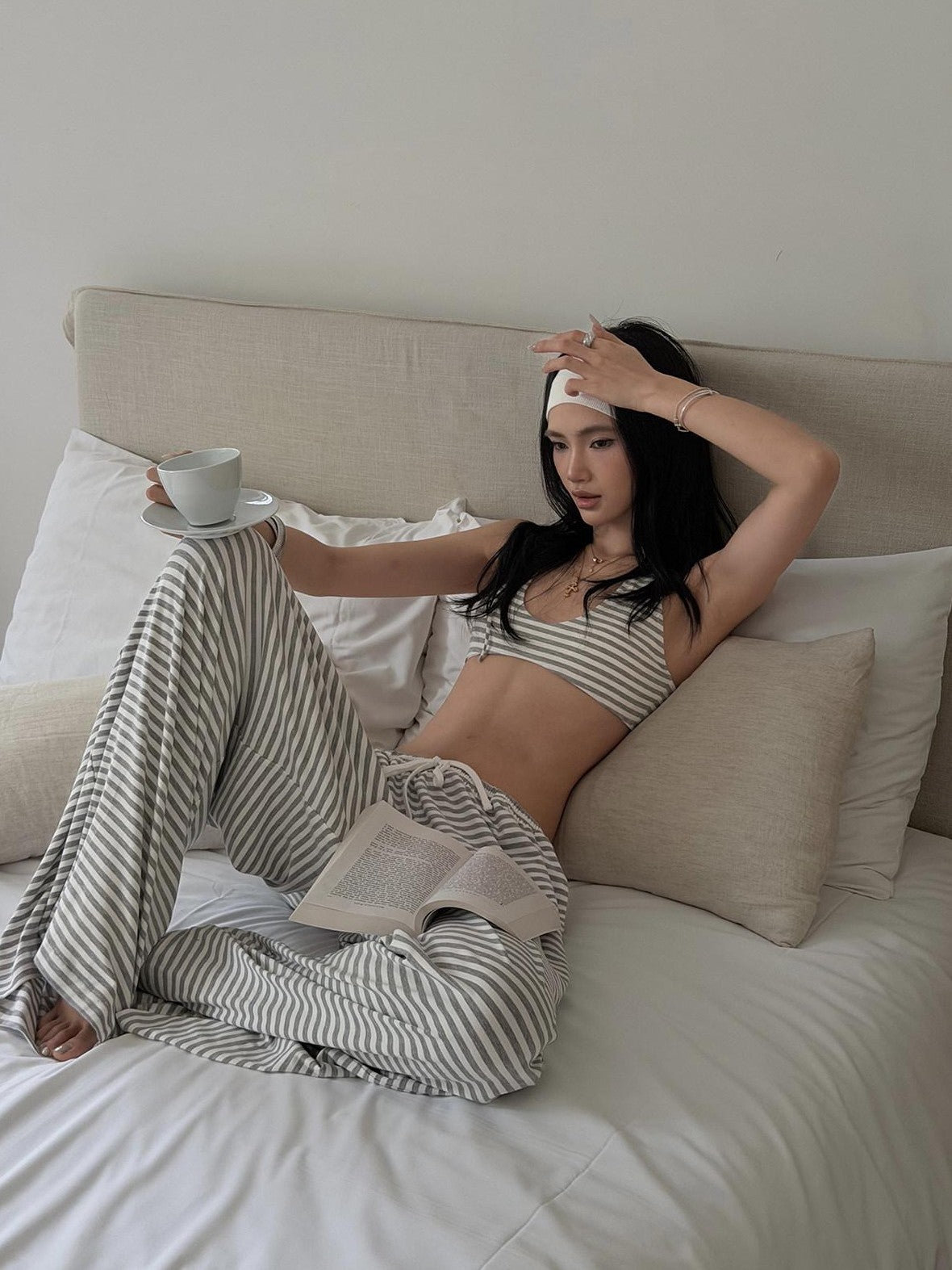 rovente Gray White Striped Low Rise Straight Relaxed Women's Wide-leg Pants