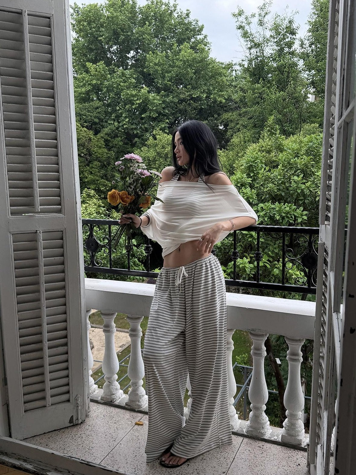 rovente Gray White Striped Low Rise Straight Relaxed Women's Wide-leg Pants