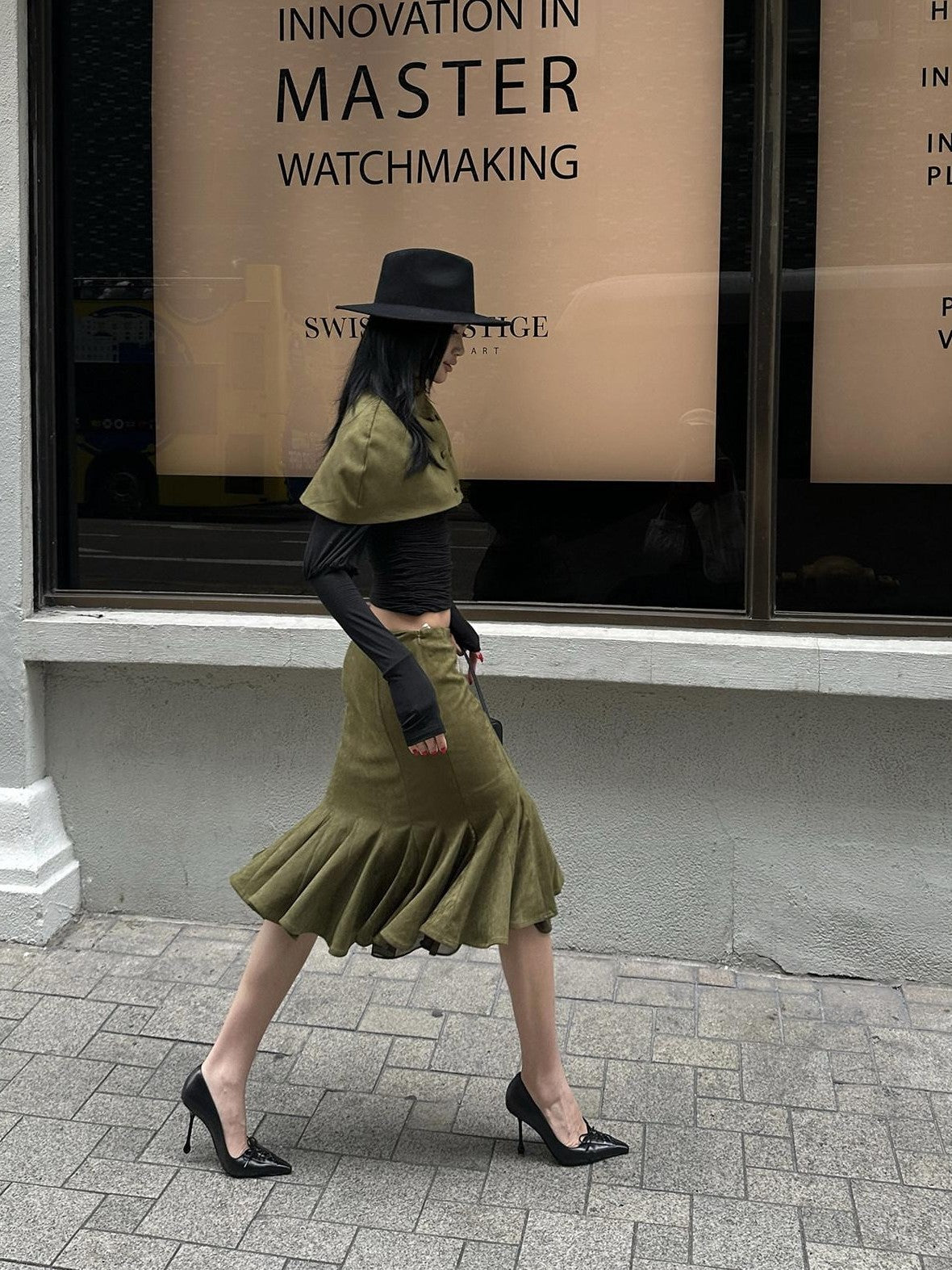 rovente Green Asymmetric Cape High Neck Fishtail Slim Women's Matching Skirt Sets