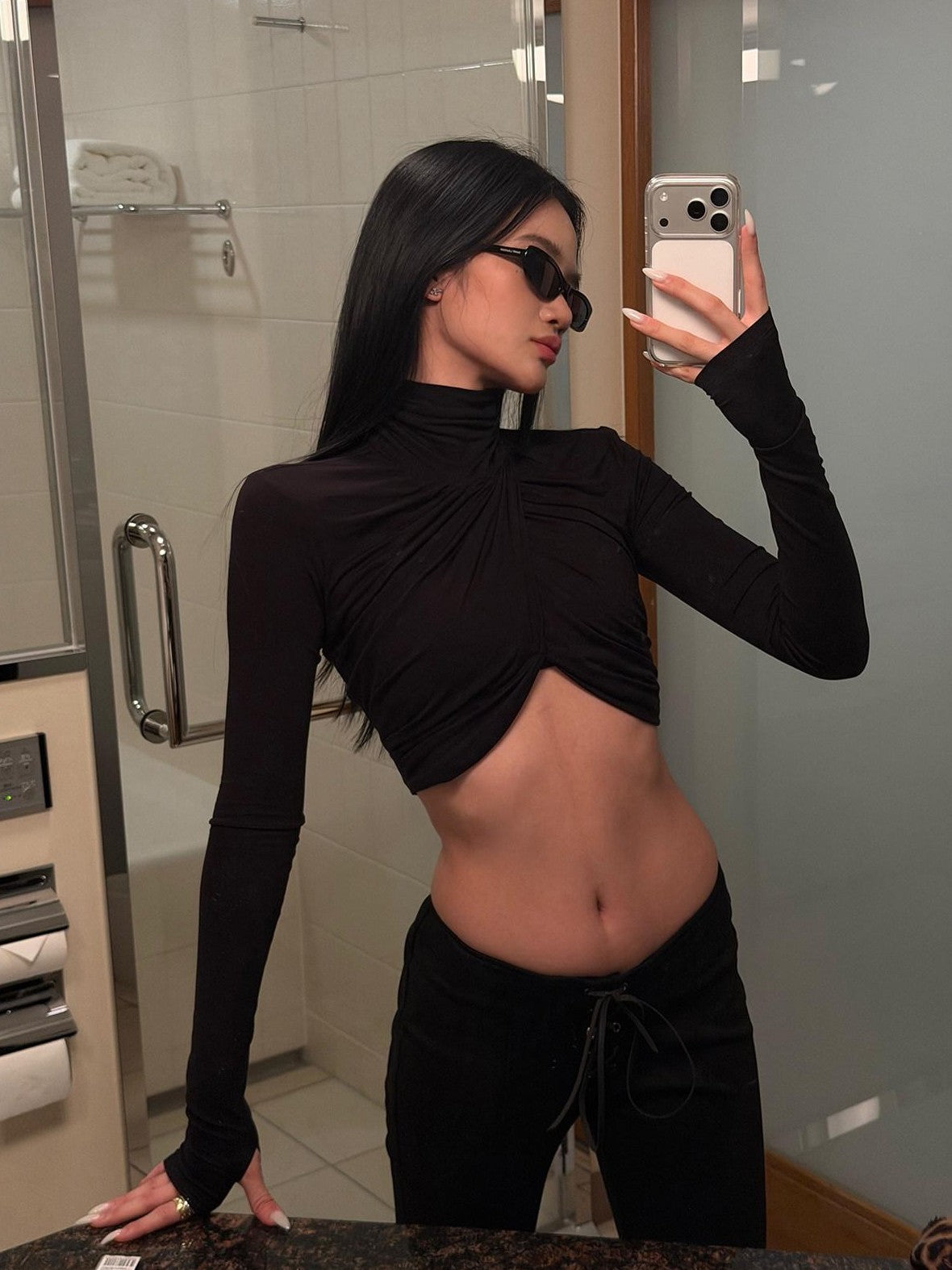 rovente Green Pleated Asymmetric High Neck Slim Women's Stretch Long Sleeve T-shirts