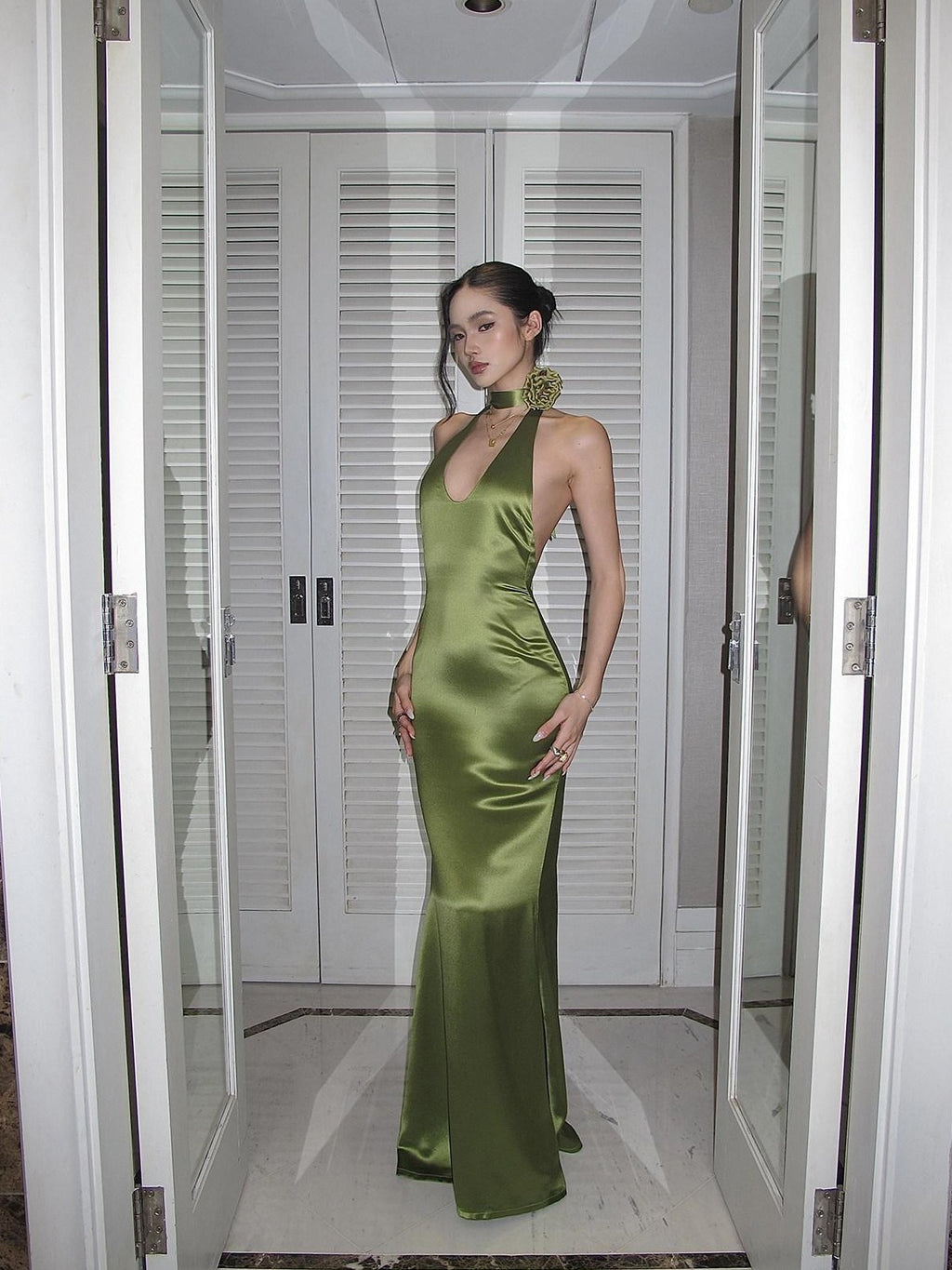 rovente Green Shimmer Halter Backless Waist Cinch Women's Acetate Bodycon Maxi Dresses