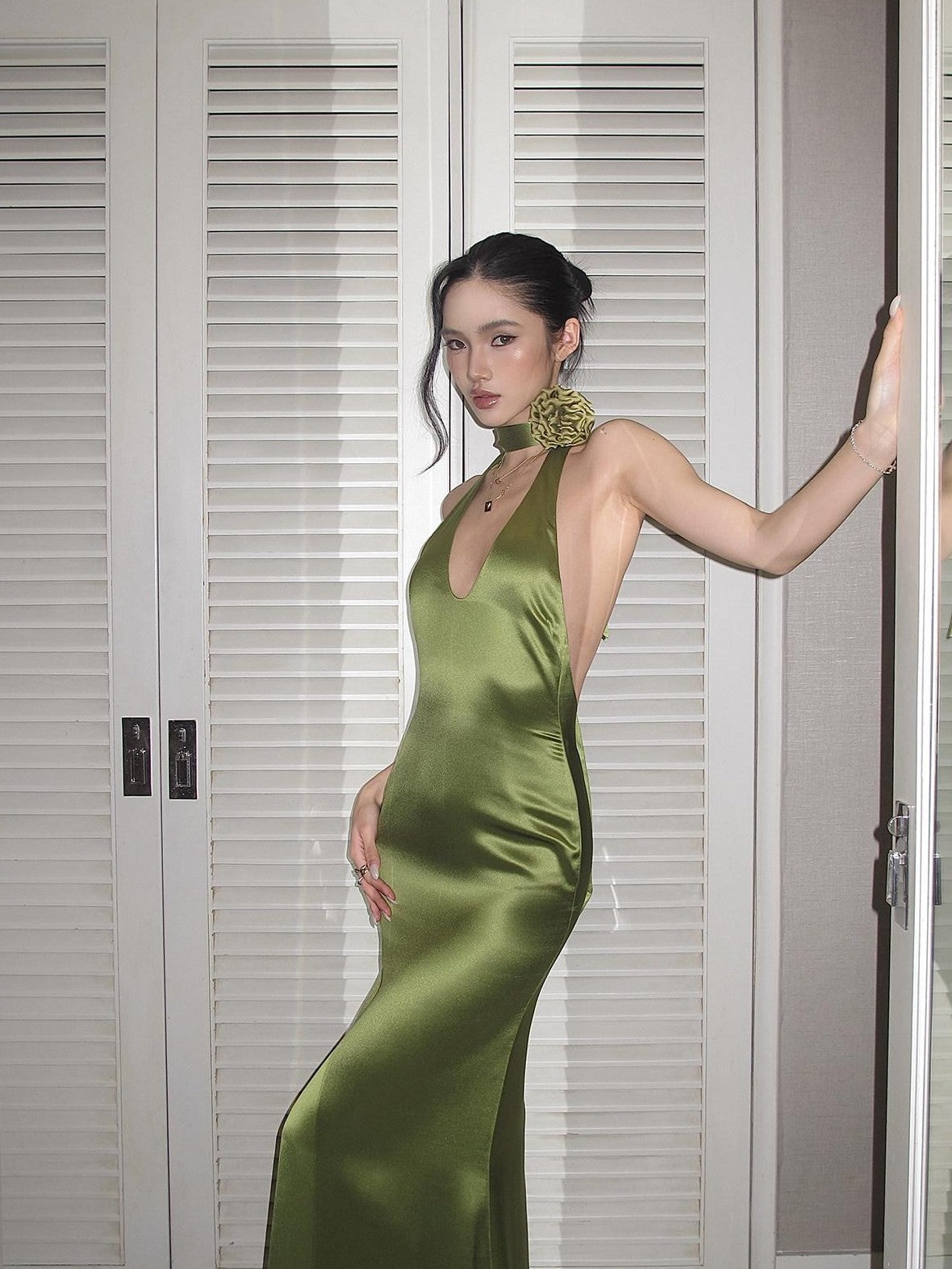 rovente Green Shimmer Halter Backless Waist Cinch Women's Acetate Bodycon Maxi Dresses