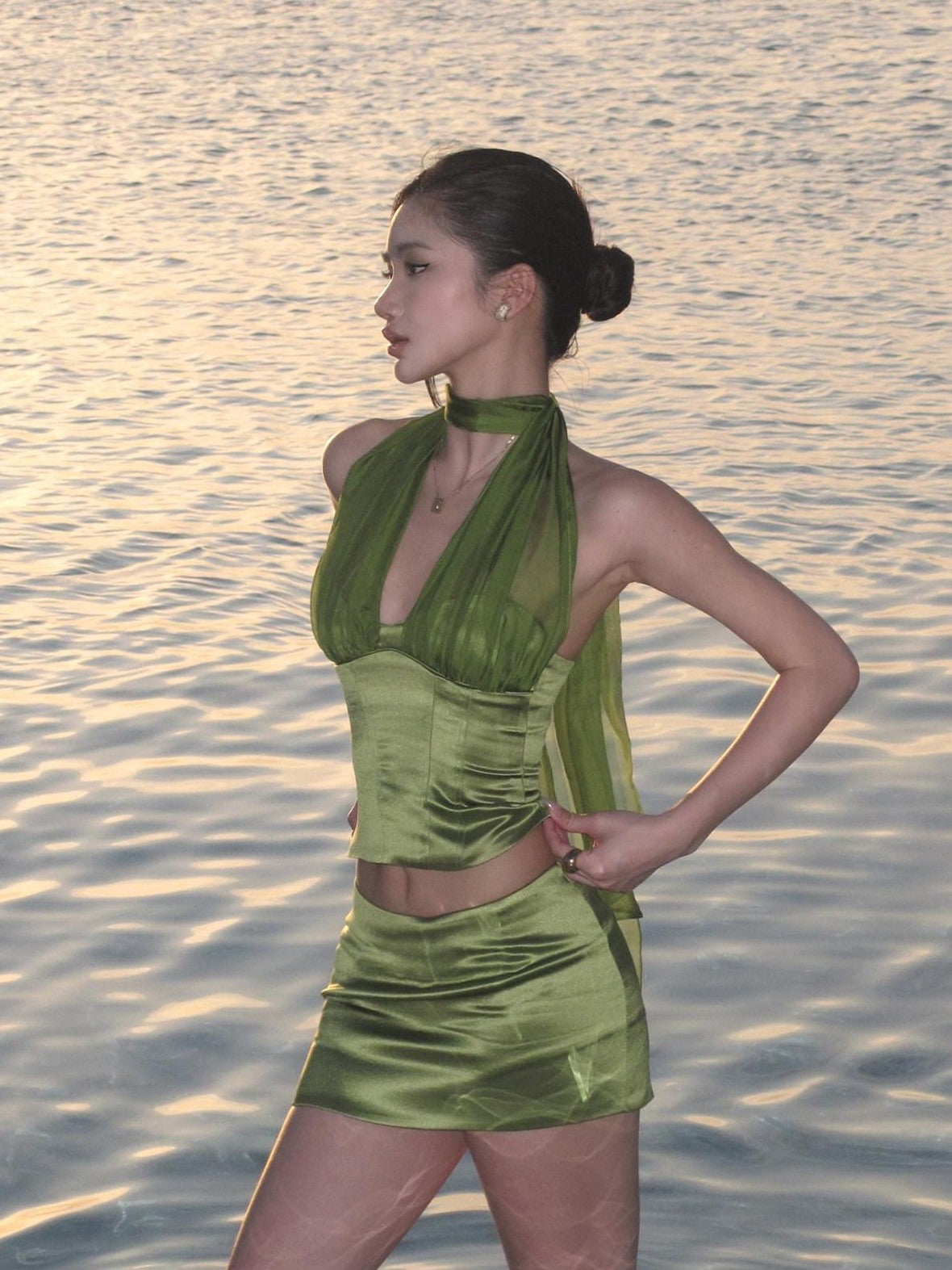 rovente Green Tie Neck Padded Waist Sculpting Cropped Women's Acetate Halter Tops