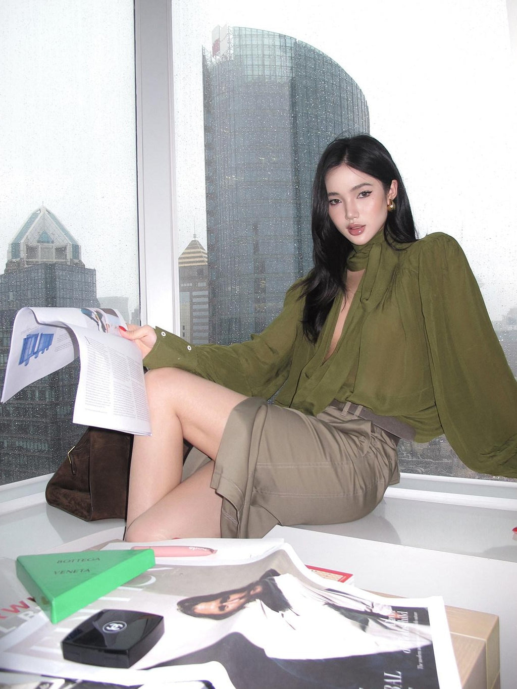 rovente Green V-neck Ribbon Tie Long Sleeve Women's Lightweight Woven Oversized Shirts