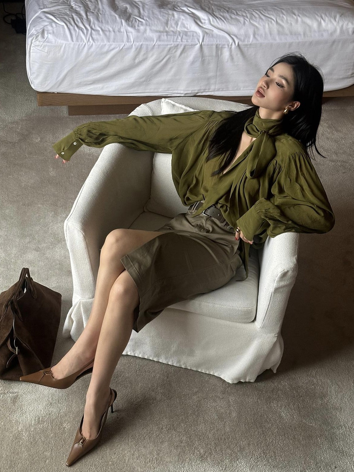 rovente Green V-neck Ribbon Tie Long Sleeve Women's Lightweight Woven Oversized Shirts