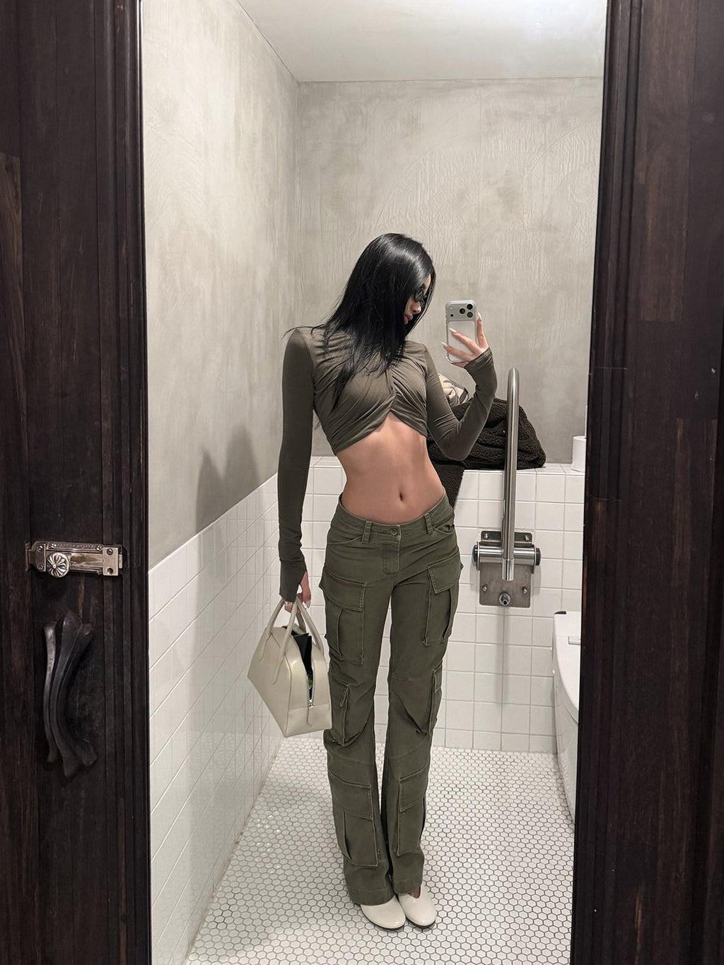 rovente Green Zipper Pocket Woven Straight Leg Women's Cotton Cargo Pants