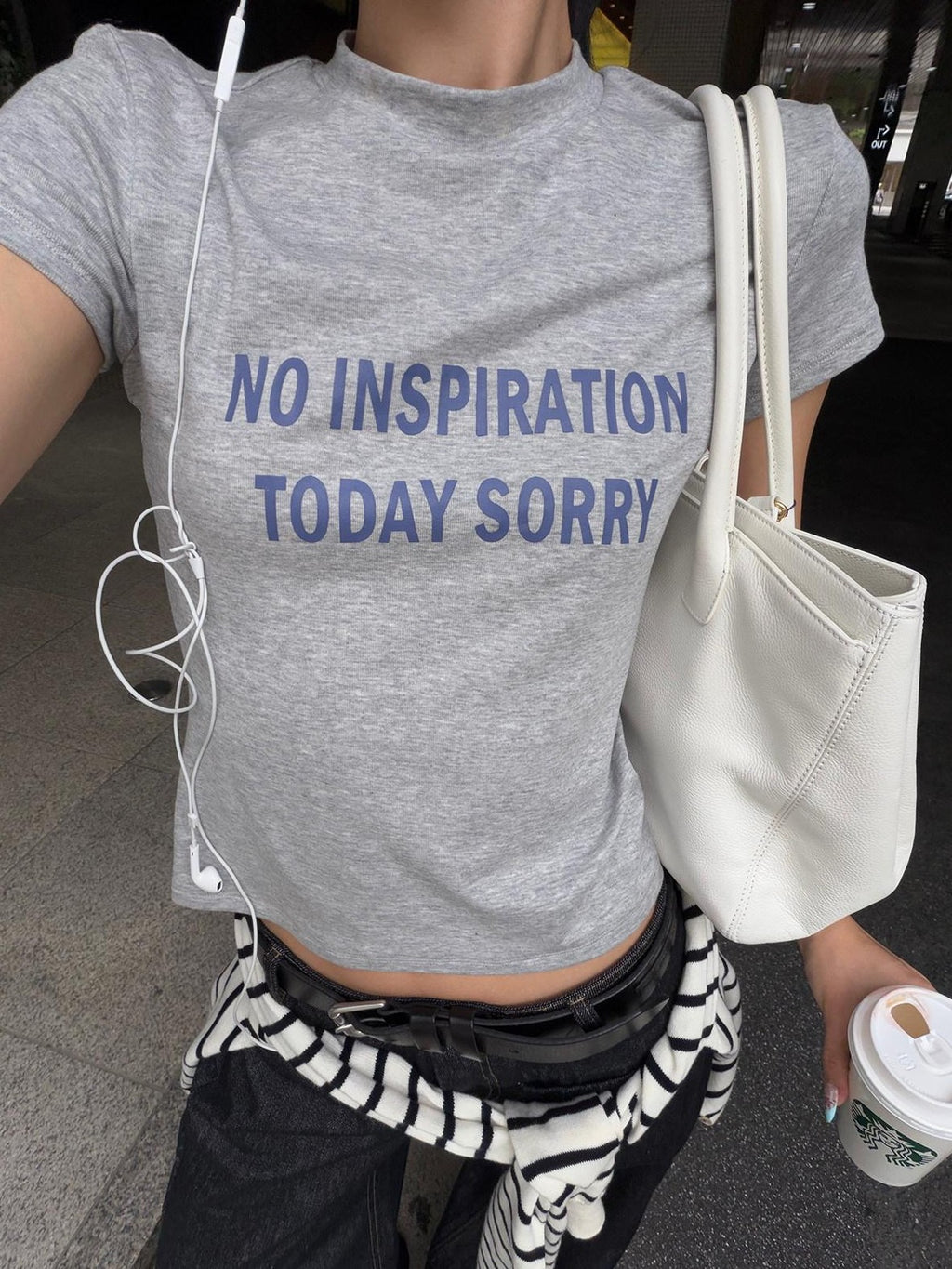 rovente Grey Letter Print Set In Shoulder Cropped Women's Lyocell Slim T-shirts