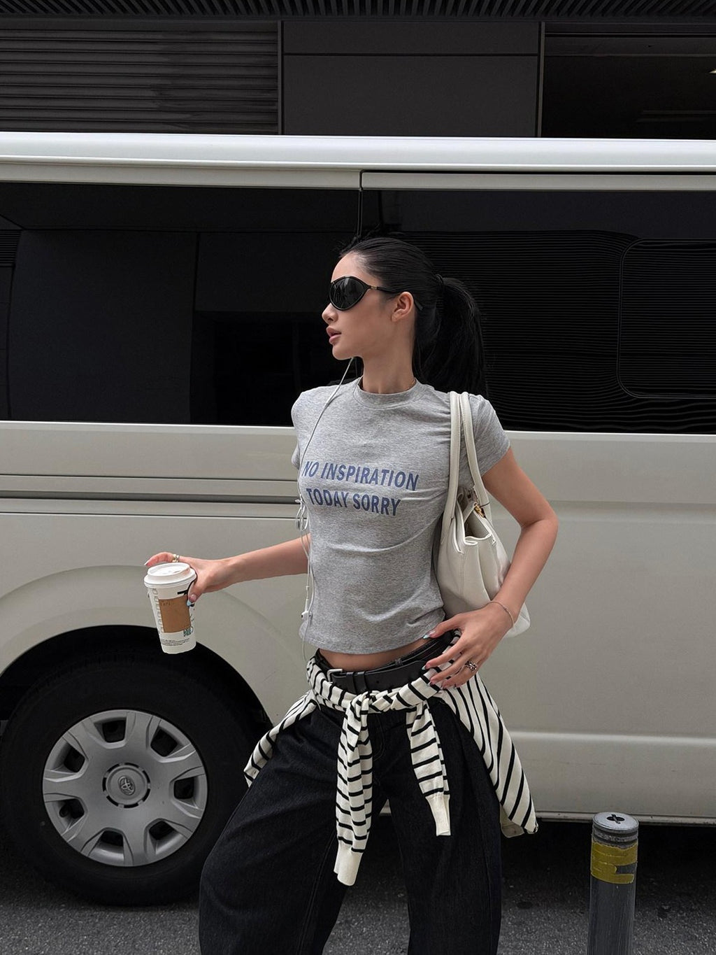 rovente Grey Letter Print Set In Shoulder Cropped Women's Lyocell Slim T-shirts