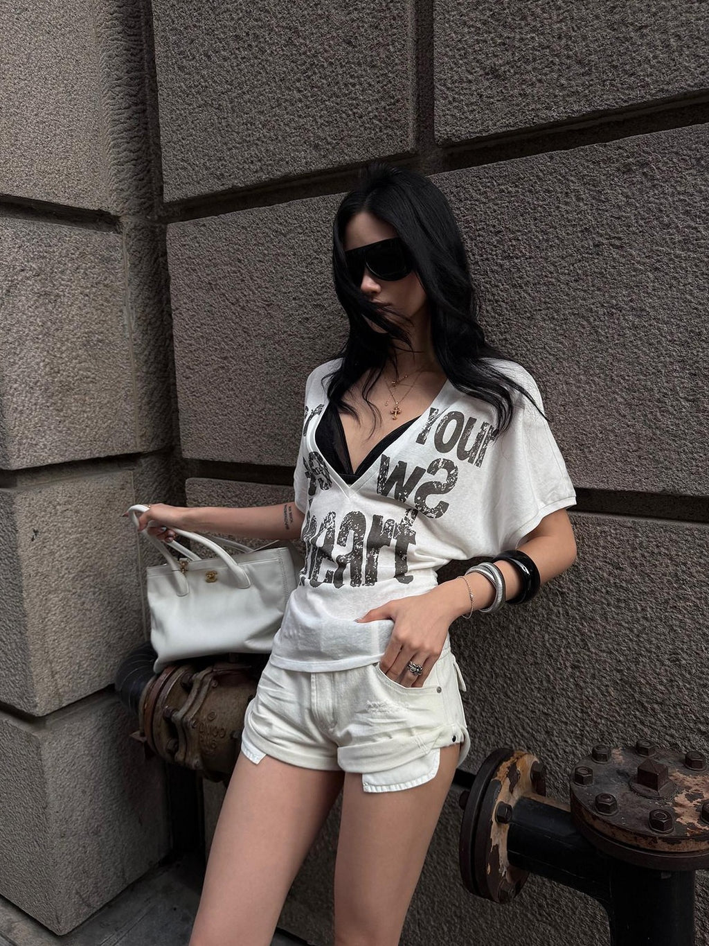 rovente Ivory Tropical Print Low Rise Cuffed Slim Fit Retro Women's Hot Pants