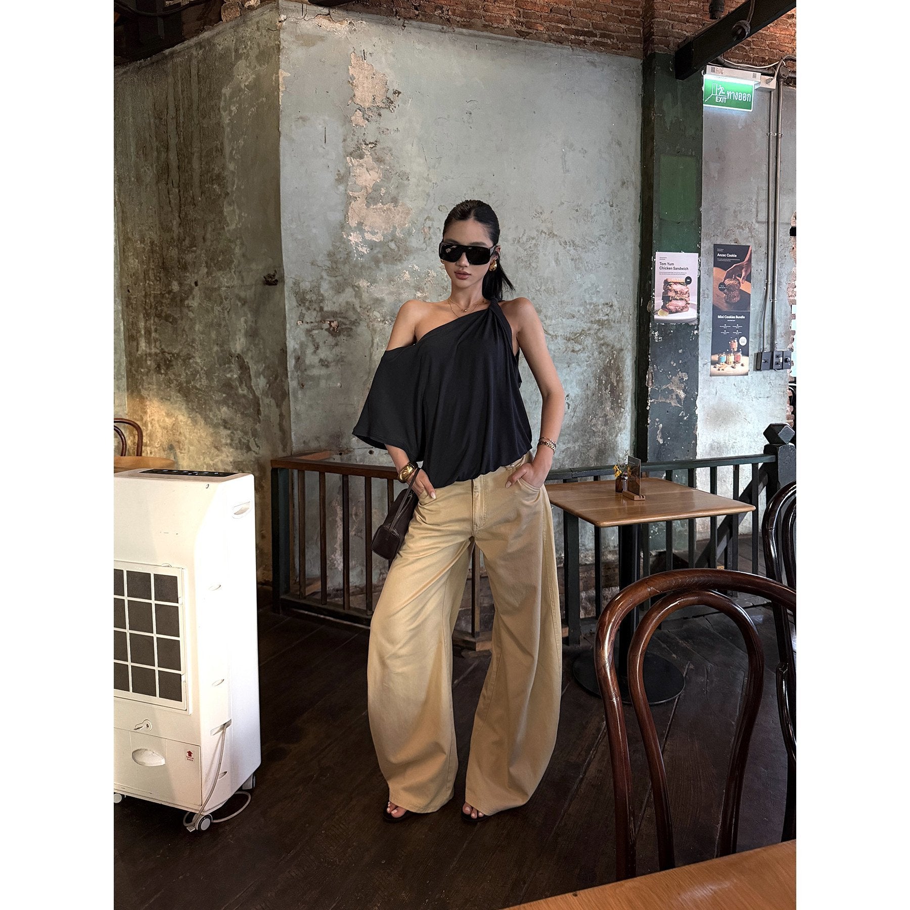 rovente_Khaki_Barcelona_Street_Print_Low_Waist_Loose_Fit_Women's_Denim_Barrel-leg_Jeans_1044902108215_MISSTT
