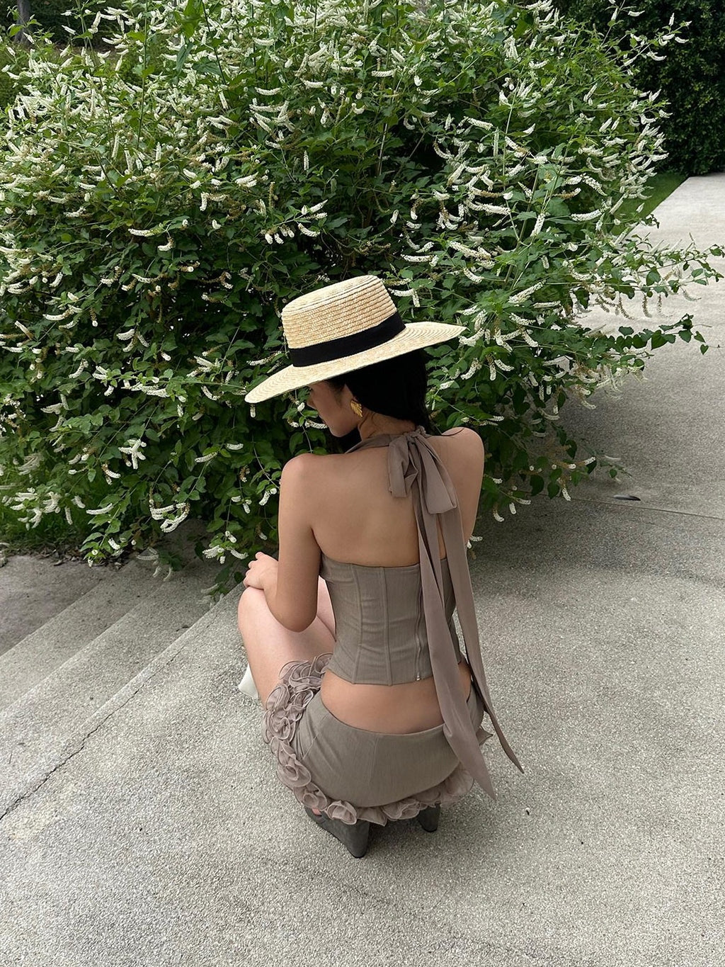 rovente Khaki Fishbone Backless V-neck Women's Polyester Blend Halter Tops