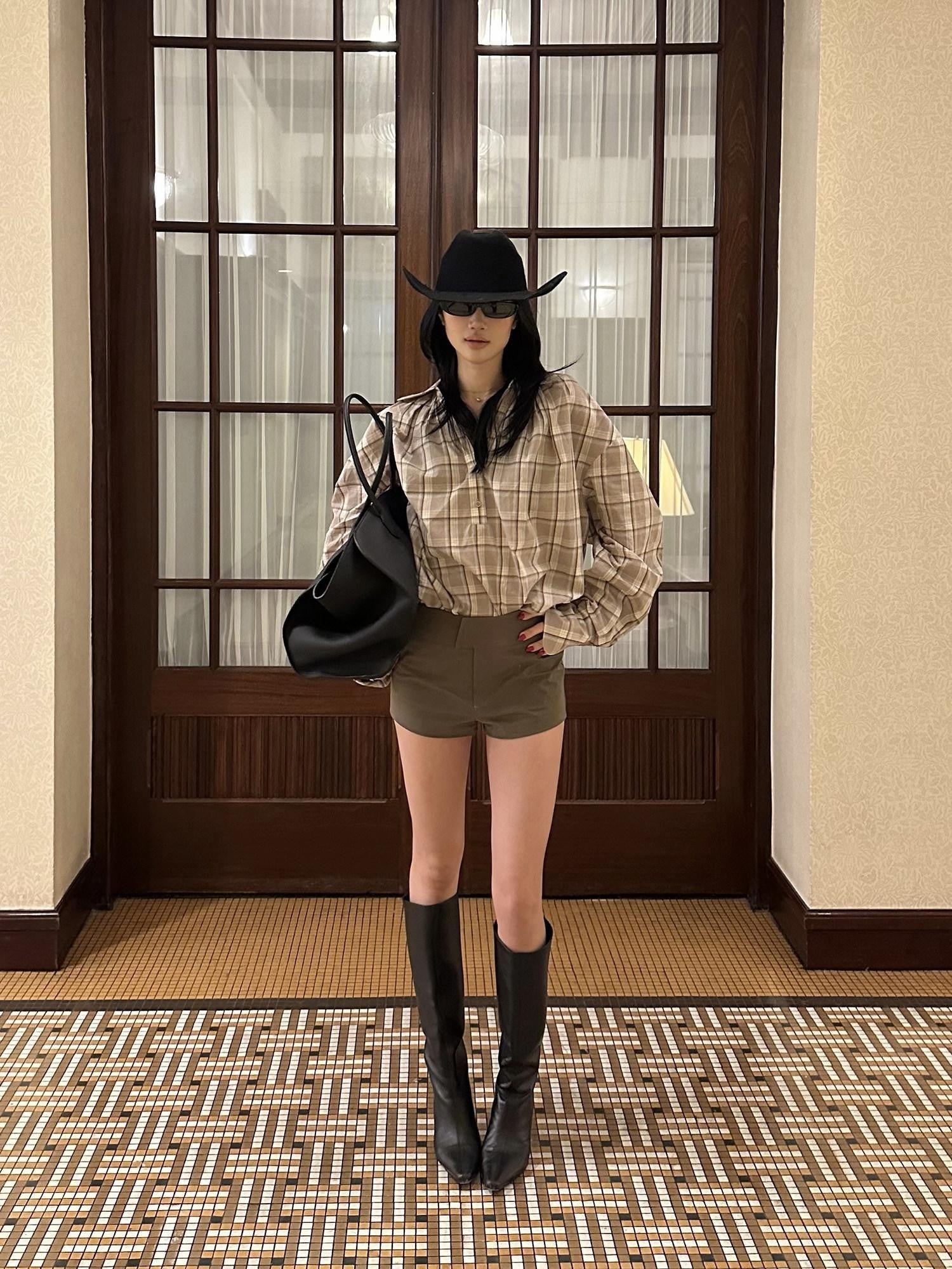 rovente Khaki Plaid V-neck Tie Front Long Sleeve Women's Cotton Oversized Shirts